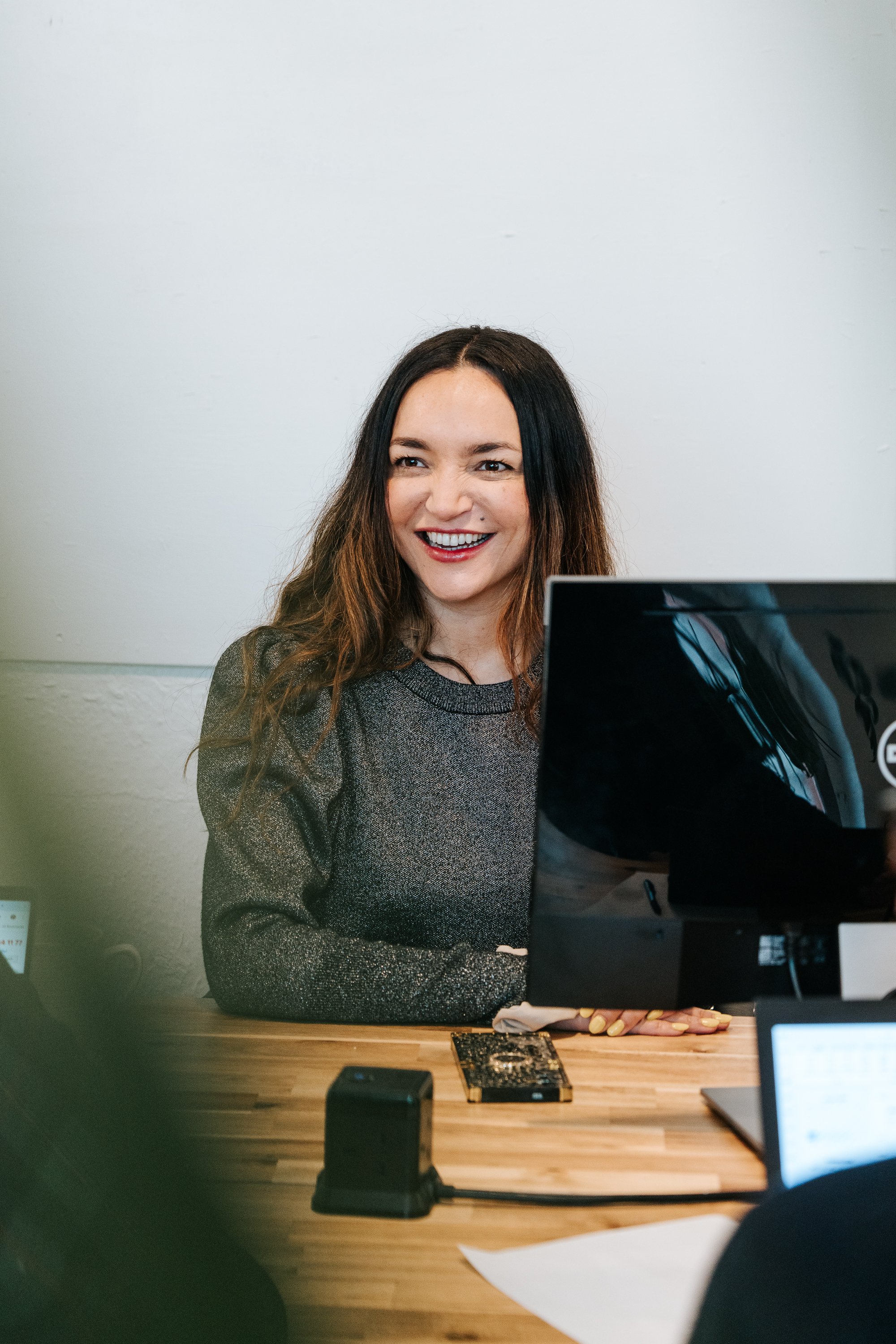 businss brand woman in front of computer