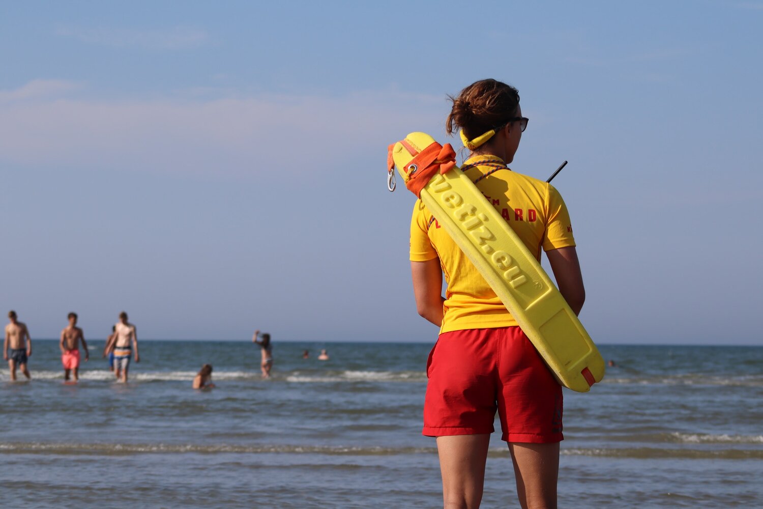 Thinking Of Becoming A Beach Lifeguard? 5 Reasons Why You Should Go For It  — Water Skills Academy (WSA)