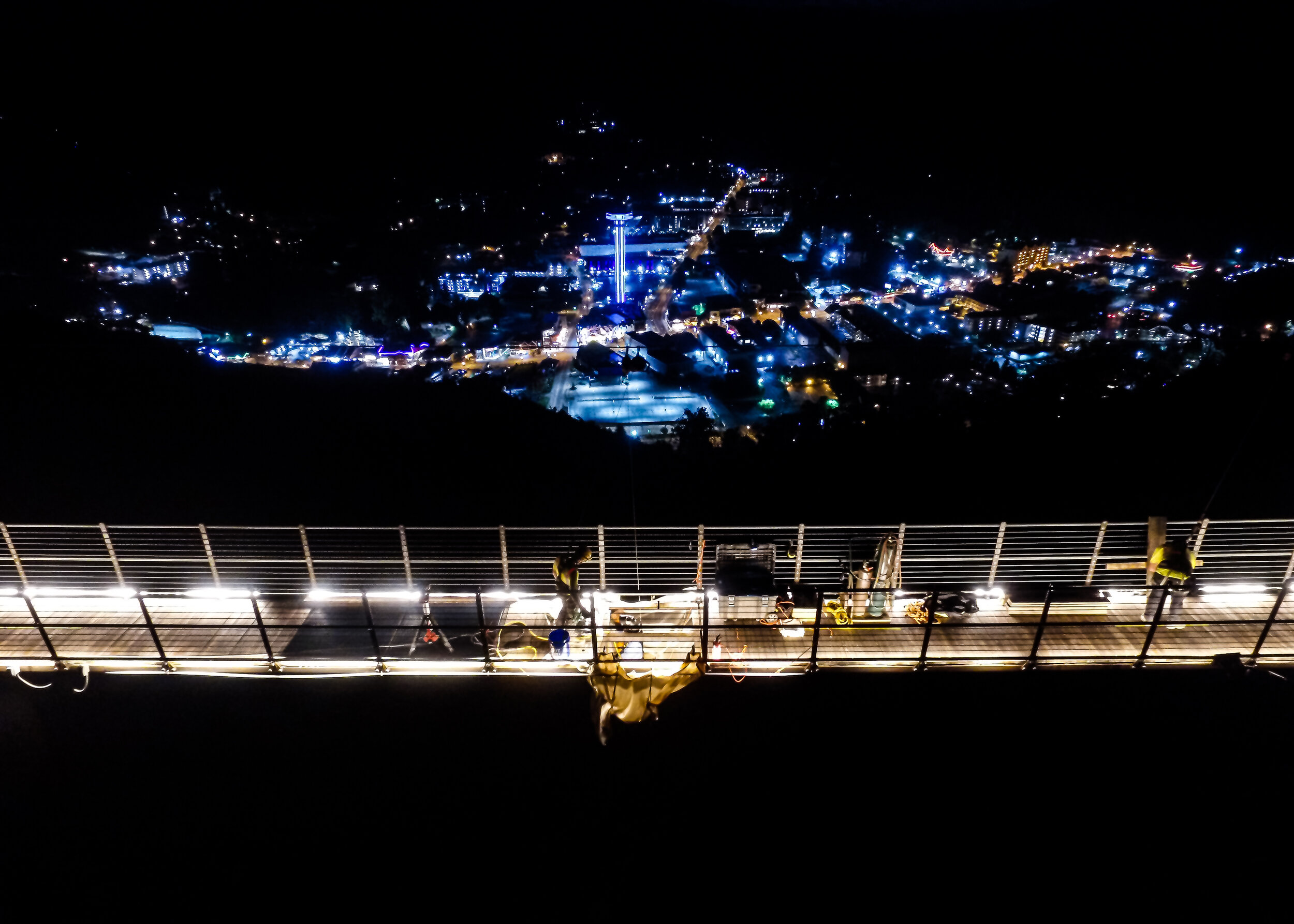 200802 Gatlinburg SkyBridge - Welding New Glass Panels.jpg