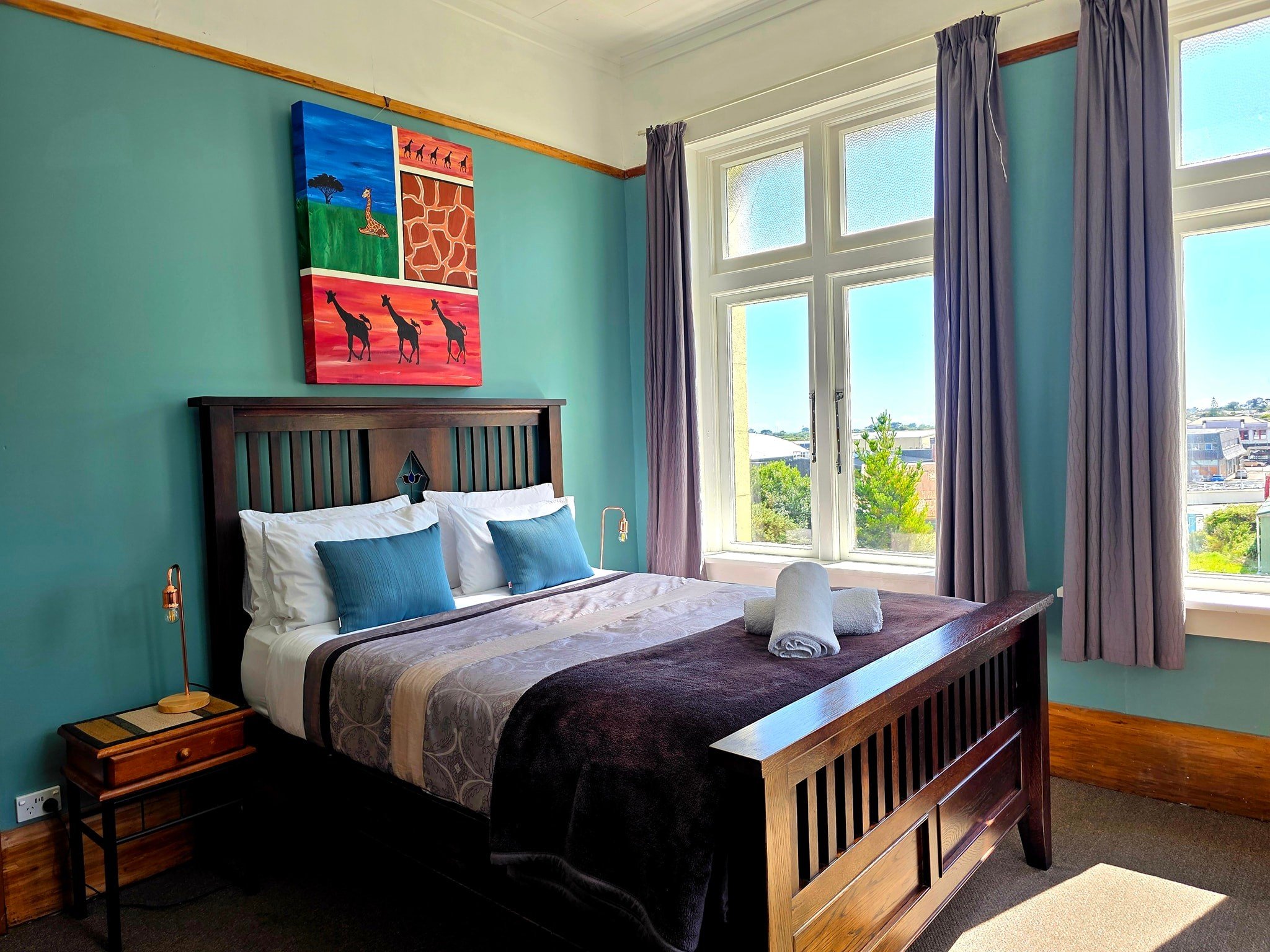 ✨ A little sneak peek from Noah&rsquo;s Ark Flashpacker ✨

🛏️ Stylish oak wooden bed just arrived to make your stay even more comfortable because a great adventure day deserves an even better night&rsquo;s sleep.

One of our twin rooms is getting a 