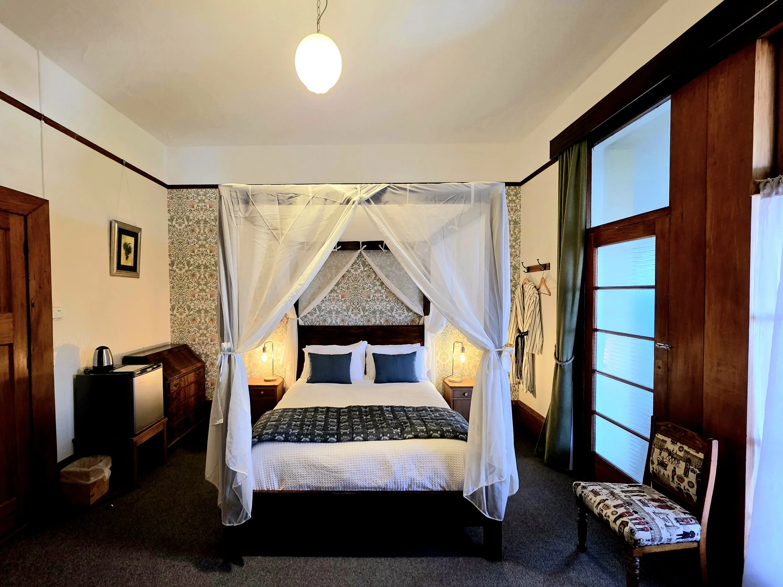 Four posted queen size bed