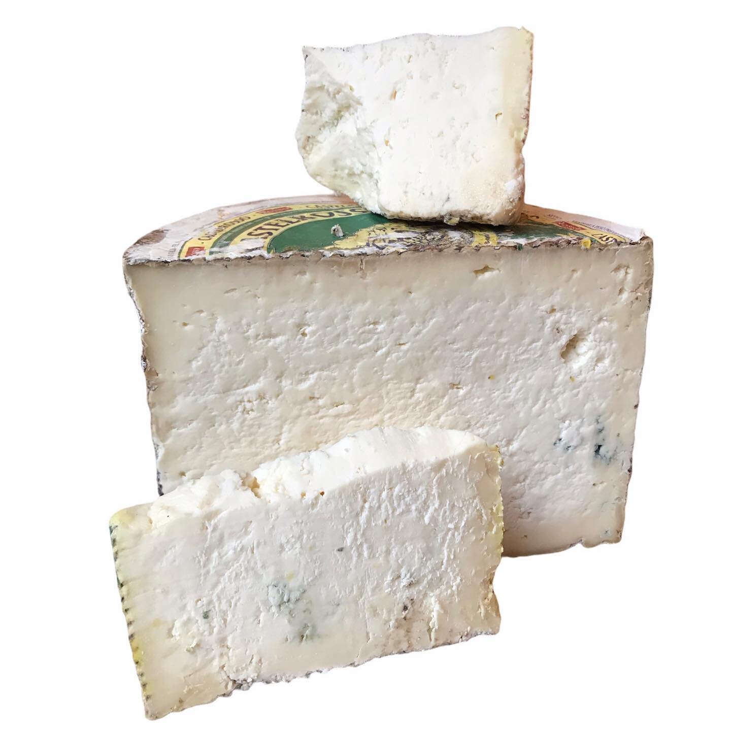 Castelrosso is a cheese with semi hard crumbly texture, obtained from whole pasteurised cows milk and left to acidify , the flavour is delicate and naturally marbled when ripe, from the North East of Italy 
Available now on our website #italiancheese
