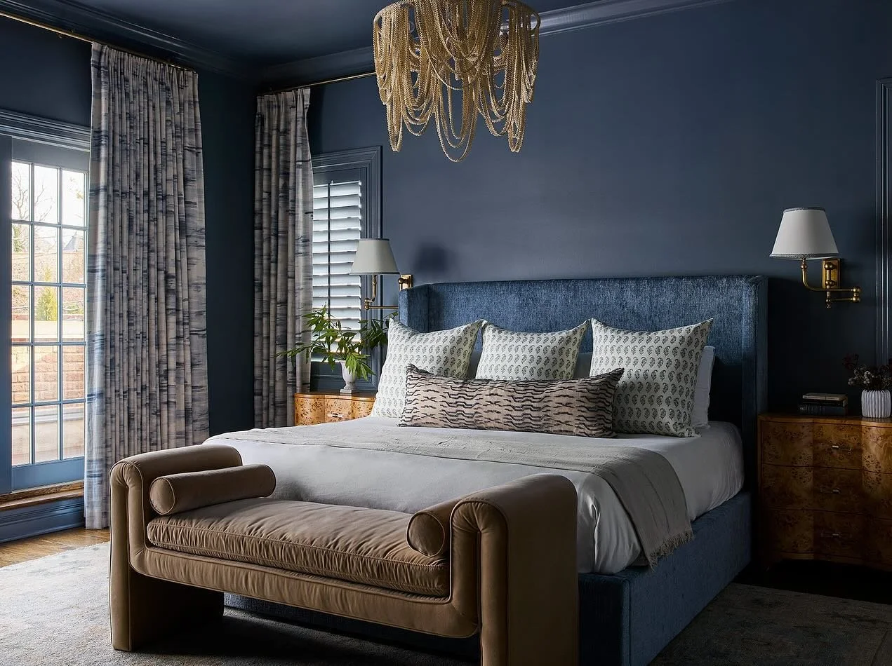 thinking blue thoughts and not compulsively eating my kids&rsquo; Halloween candy 🫠💙

#vote #harriswalz2024 #bedroomdesign #chicagodesigner #chicagointeriordesign #colordrenching #myhousebeautiful #sodomino #livecolorfully