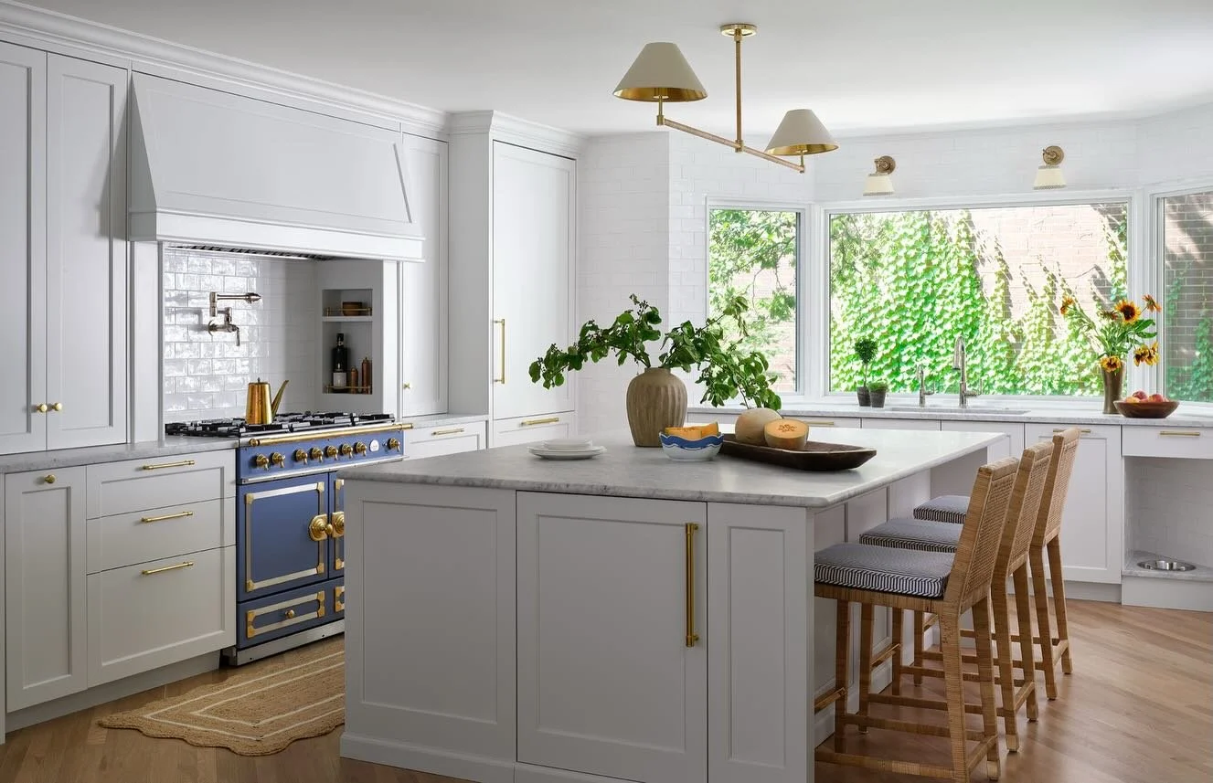 a fresh start for 2026 and feeling very grateful to all the wonderful trades and trusting clients that allowed me to do what I love throughout 2025. ❄️❄️❄️ {before➡️}

📸 @dustinforest 
✨ @stylewithbrit 
🛠️ @josh_the_builder