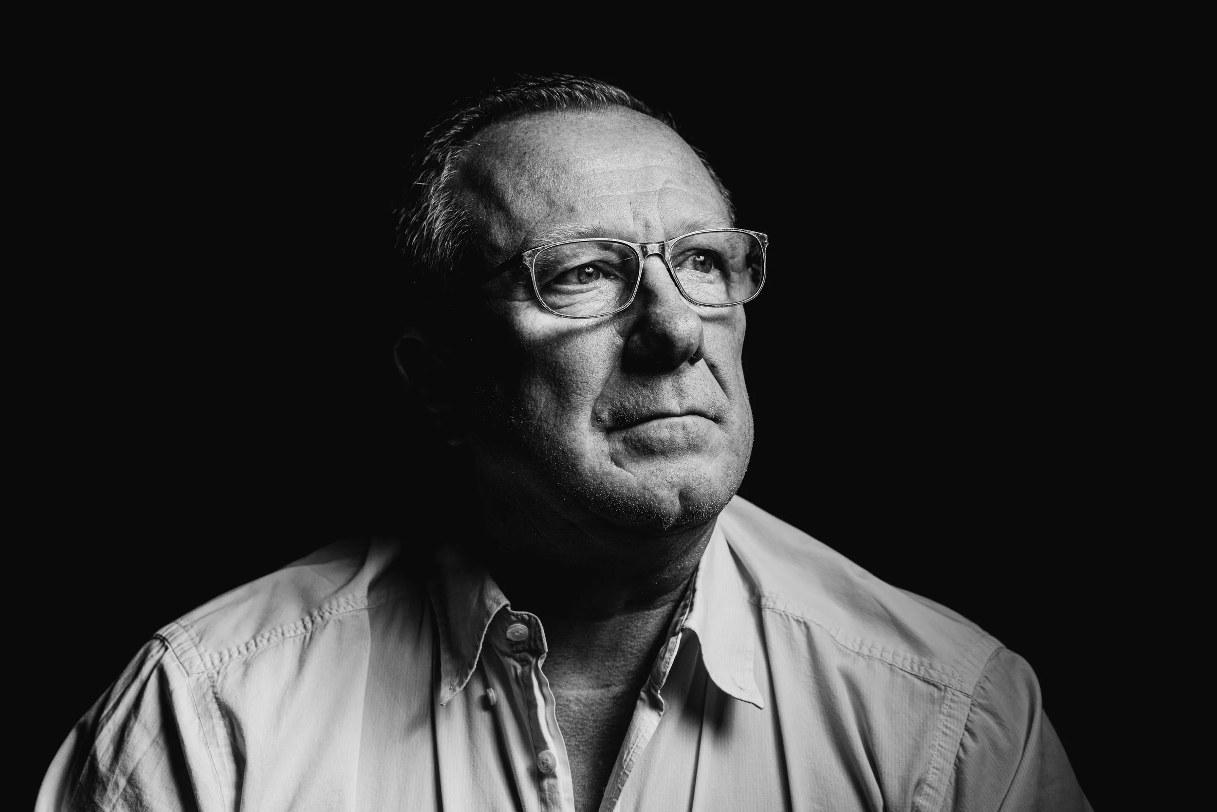 Portrait commercial photographer photography photostudio Eindhoven photoshoot LinkedIn 