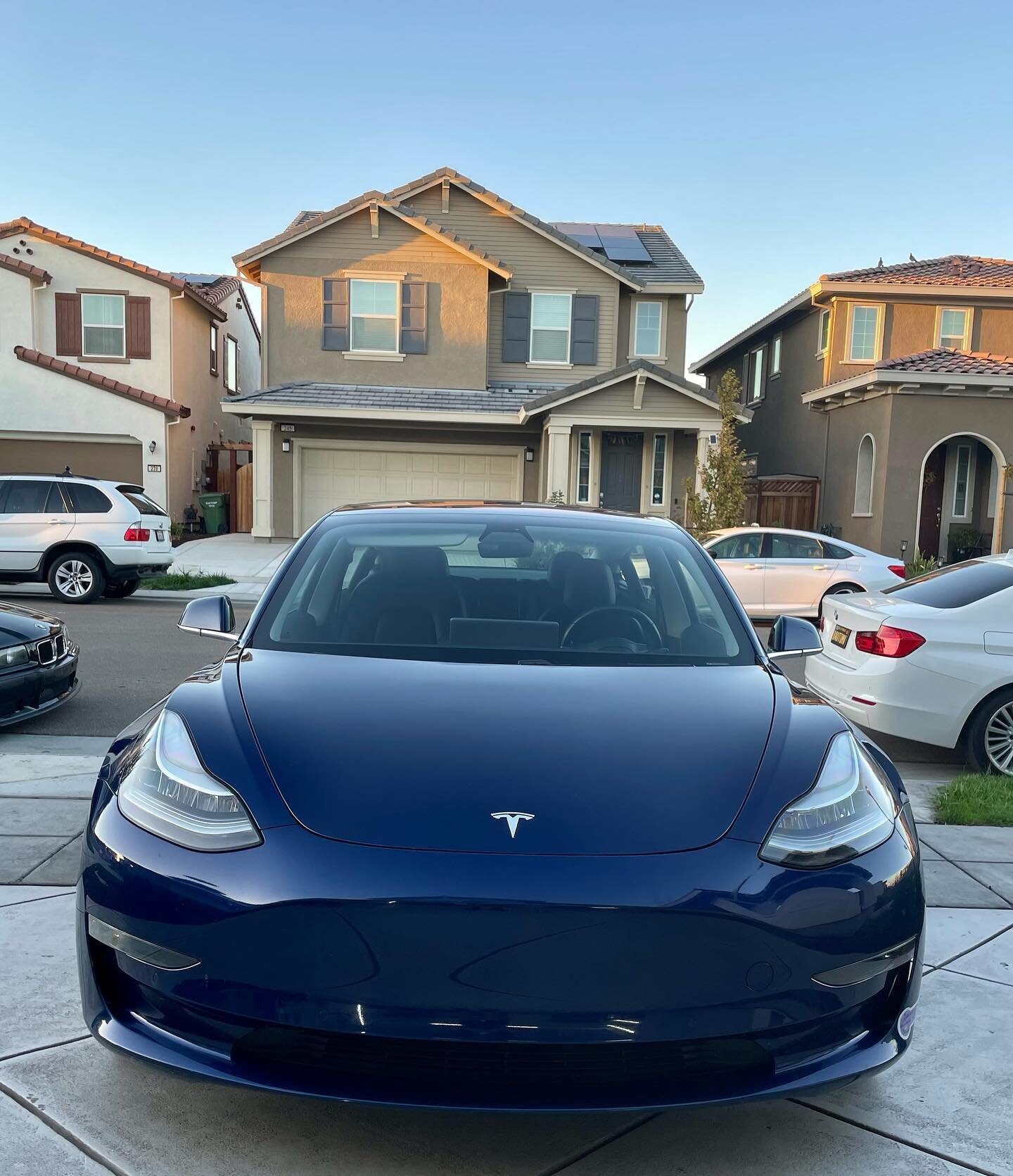 Tesla Model 3 in for our Platinum Package! This car came out amazing once we finished it up. Swipe right to enjoy some Before &amp; After shots! 
&thinsp;&thinsp;&thinsp;&thinsp;&thinsp;&thinsp;&thinsp;&thinsp;&thinsp;&thinsp;&thinsp;&thinsp;&thinsp;
