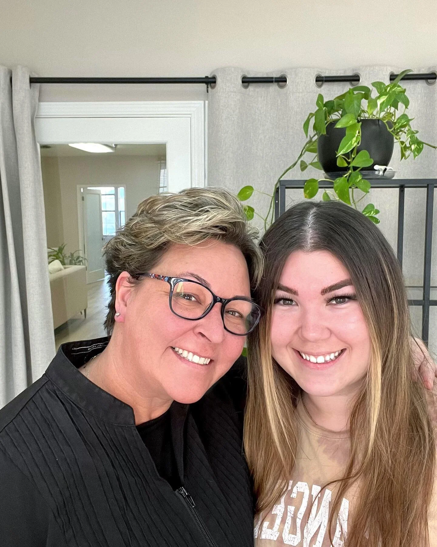Hello 2023!!! Guess what! The news everyone has been waiting for&hellip; Sweet Soul has a massage therapist and the best one at that! This is Kelly! She has been massaging for 25 years! Her hands feel like actual magic! We cannot wait for you all to 