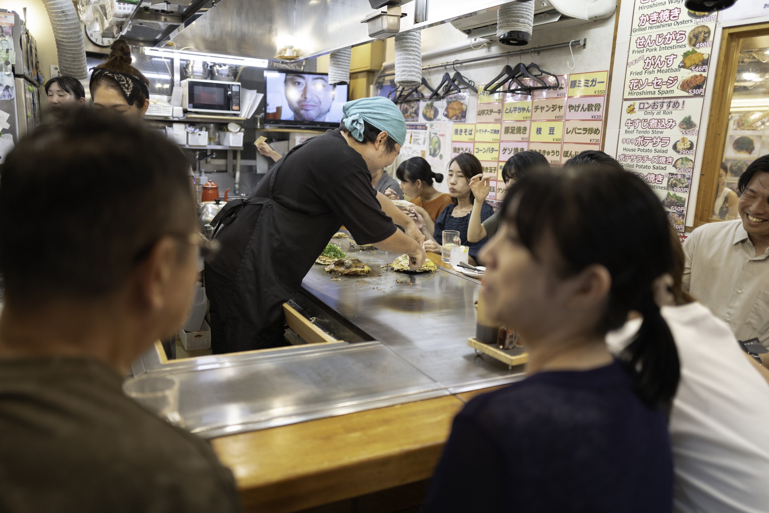 Hiroshima Okonimiyaki - Okonomimura -1080086.jpg