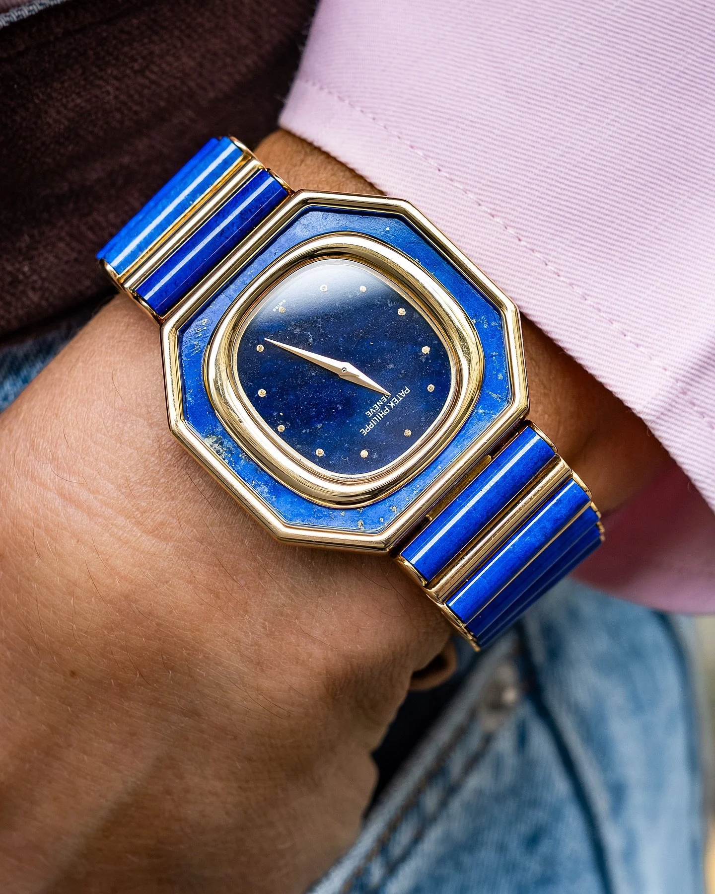 CHF 68,750 achieved including fees for this all lapis everything Patek 4289. I&rsquo;ll struggle to forget this one.

Auction details:

Geneva Live Auction
🗓️November 8th &amp; 9th
📍The Ritz-Carlton Hotel de la Paix, Geneva

www.antiquorum.swiss

@