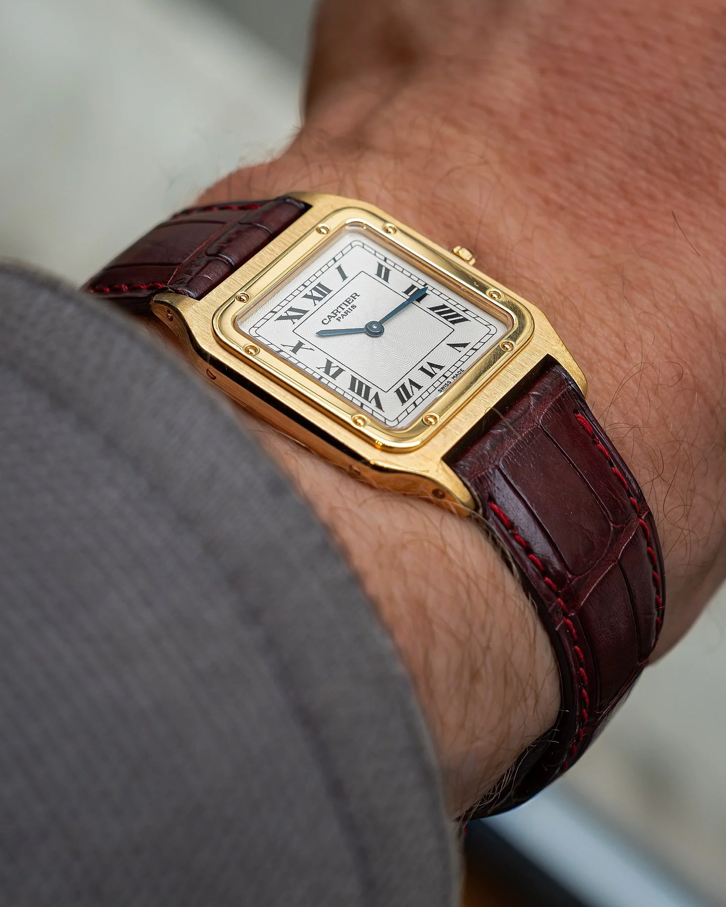 Celebrate Christmas with a Cartier (I&rsquo;m not, but you should) 

Santos Dumont via @antiquorum Geneva November auction 

🎄