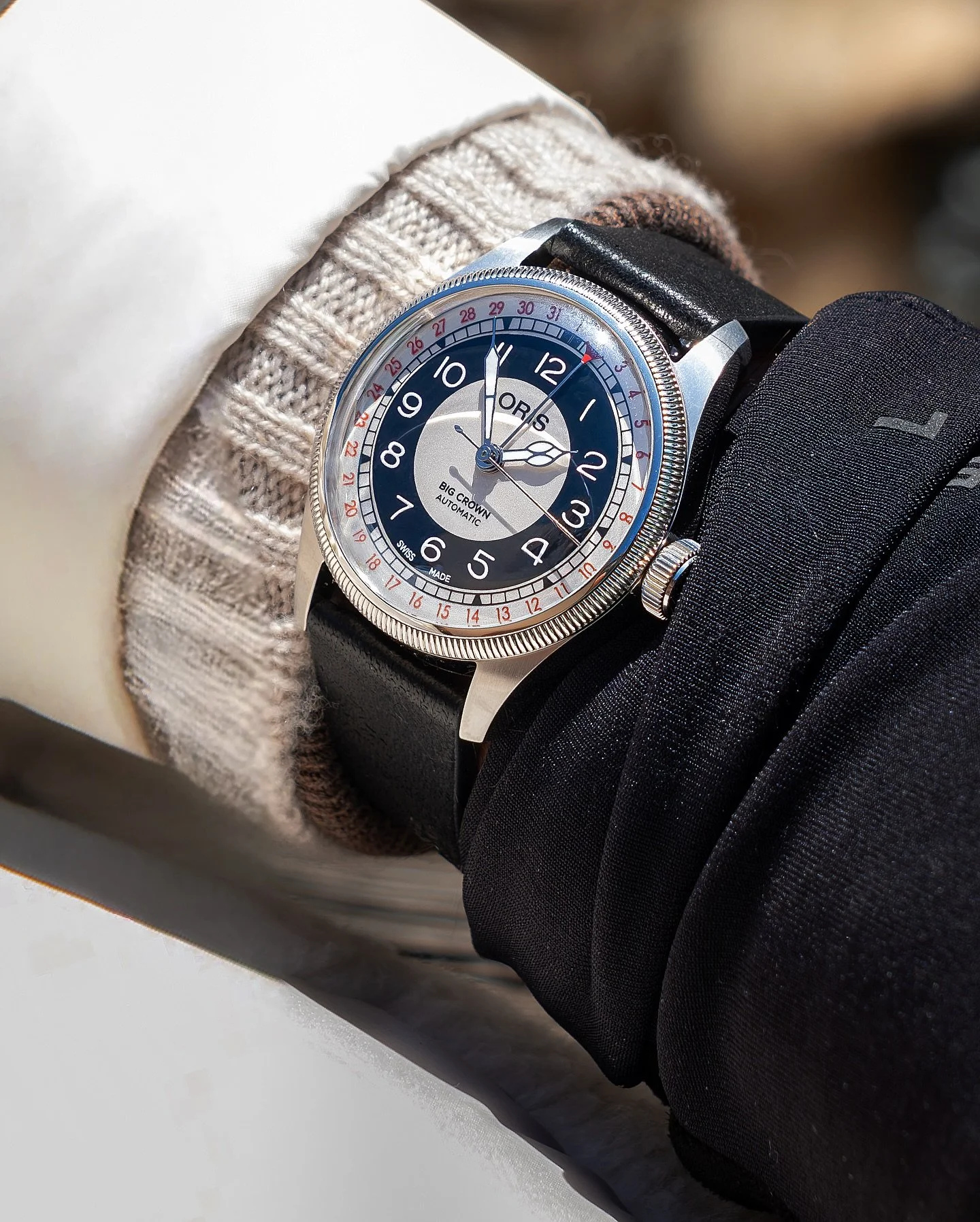 Say hello to a new favourite Pointer Date of mine, the new Oris Big Crown Pointer Date Bullseye.

This edition of the classic Oris features a dial configuration inspired by an Oris pocket watch from the early 20th century, reimagined as one of the co