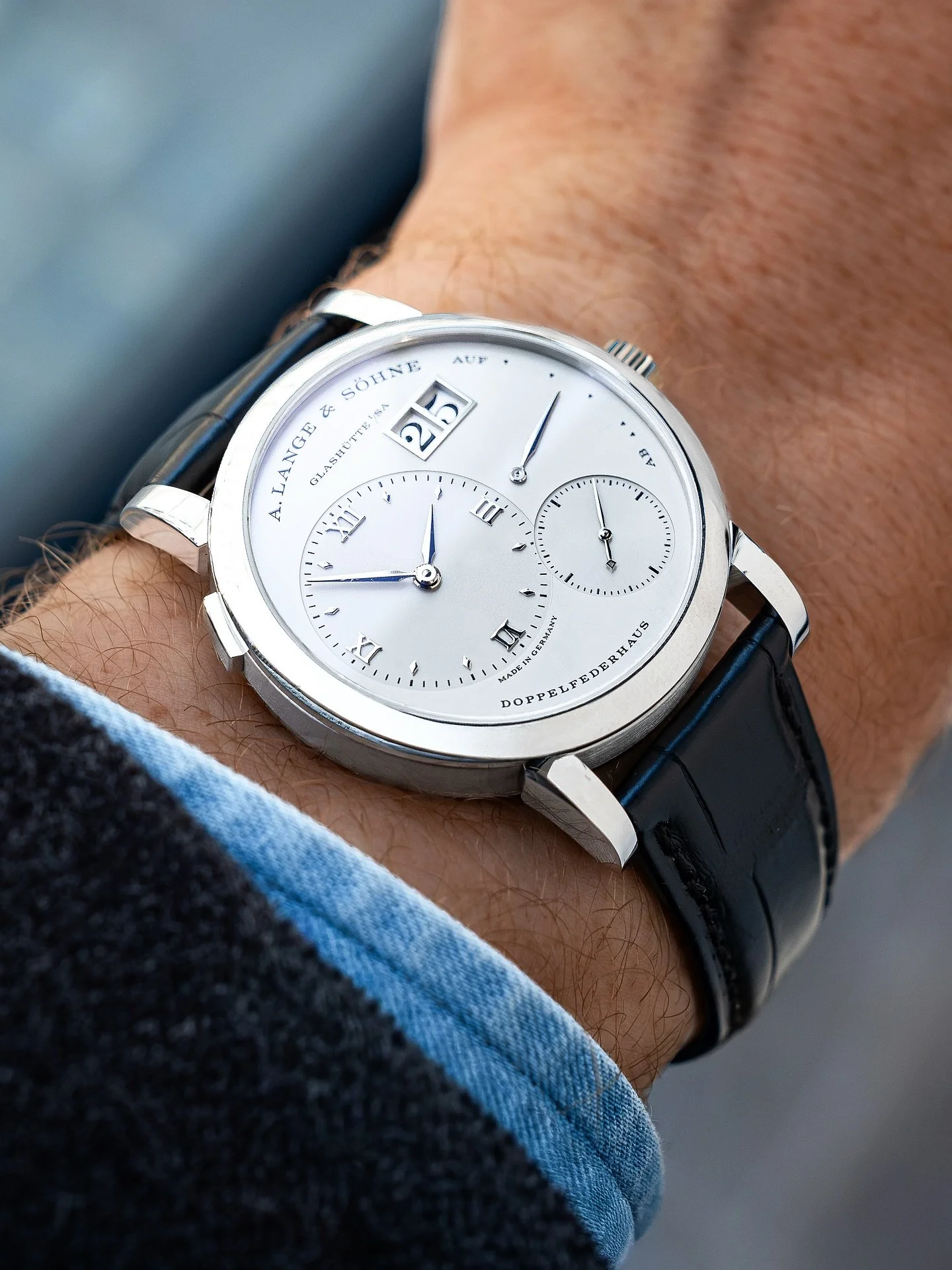 Lange has a new home in the heart of Mayfair, and it&rsquo;s an absolute must for London-based Lange fanatics. 

The entire four-story blacked-out townhouse on Old Bond Street is dedicated to the world of the Glash&uuml;tte-based manufacturer, with m