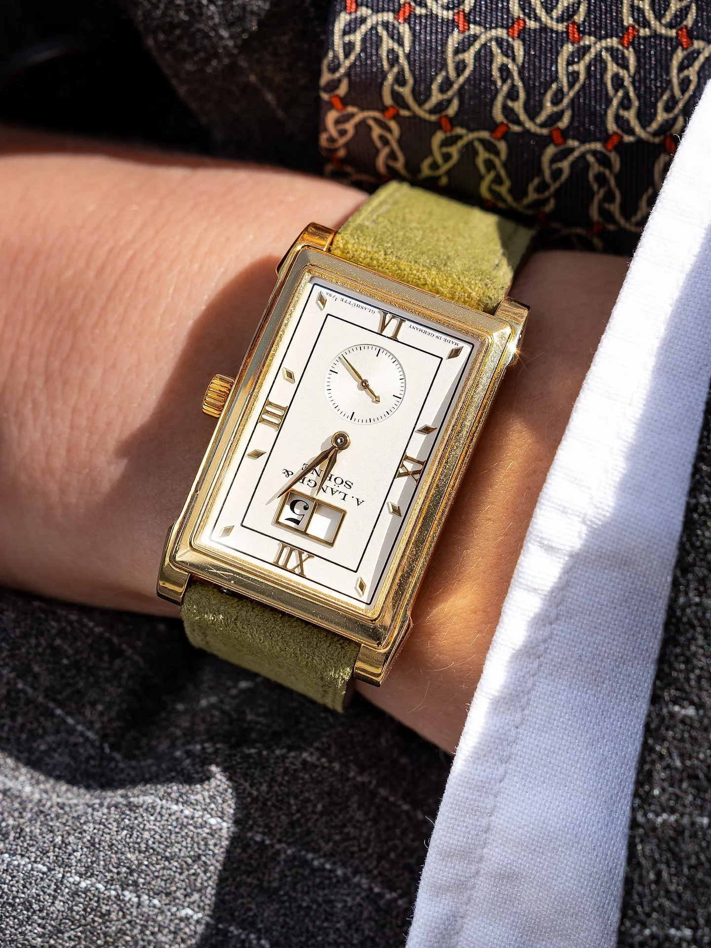 Talk about a sleeper, the Cabaret from Lange is a bit of a gem. Introduced in 1997 as the brand&rsquo;s first true rectangular watch, you get all of the conventional Lange hallmarks from the big date, incredible movement finishing and an impossible c