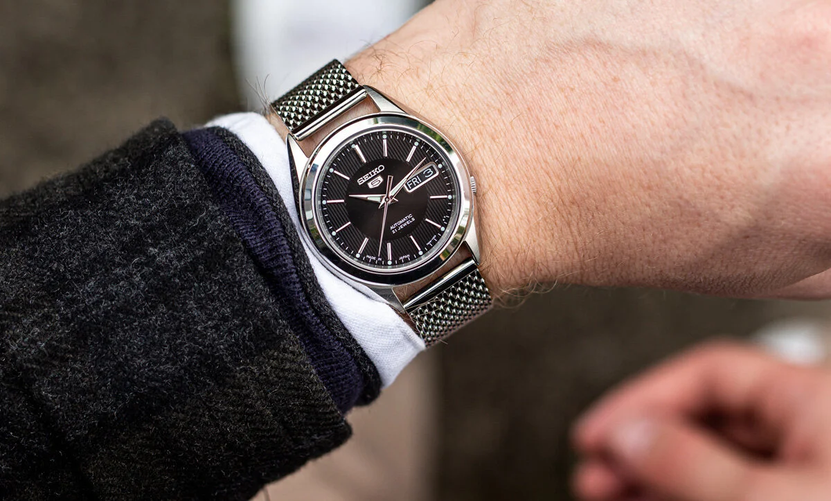 This Is The Best Entry Level Watch - The Seiko 5 SNKL23 Review