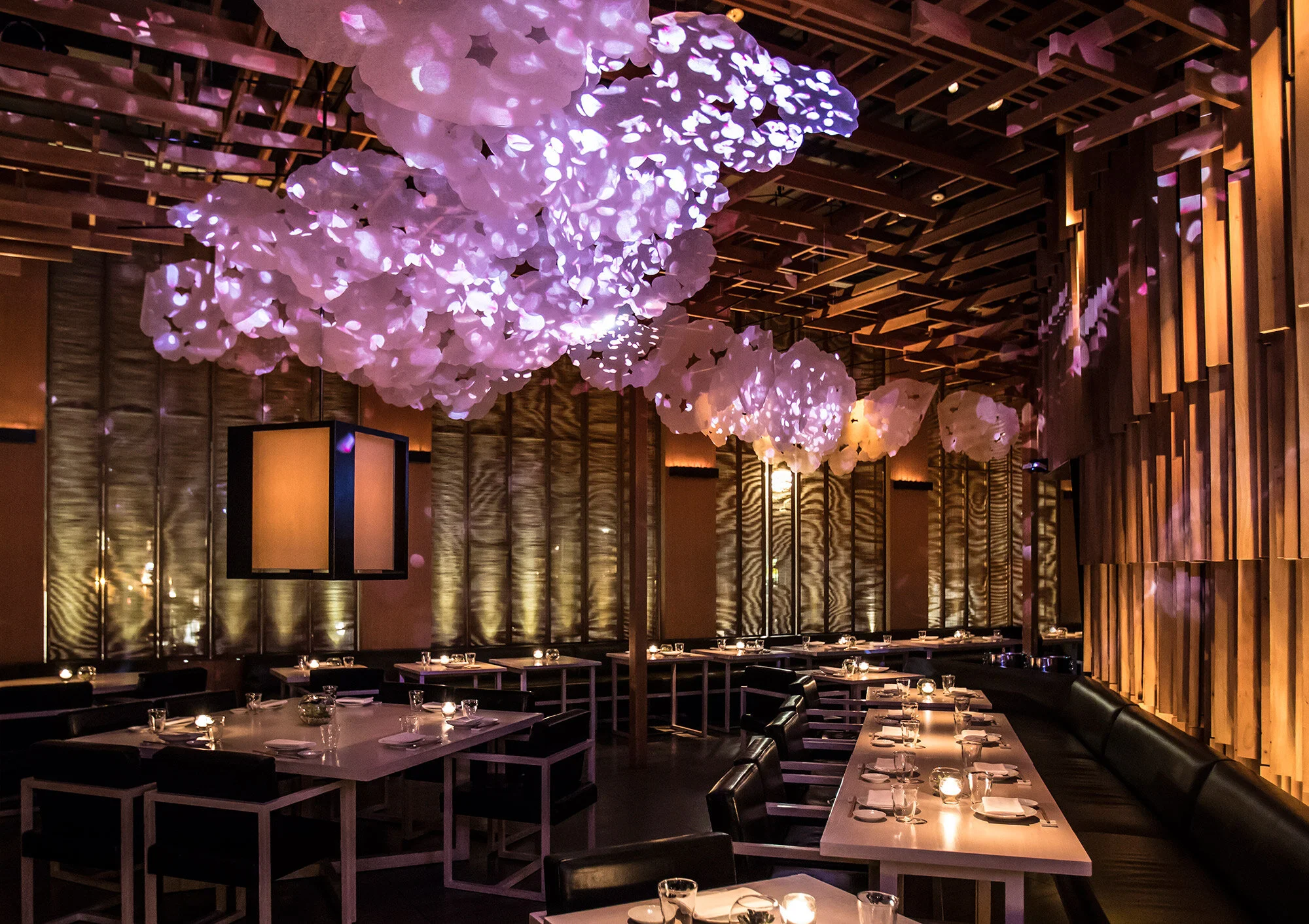 PerrierJouet_SakeNoHana_installation_1_Lydia_Shirreff.jpg