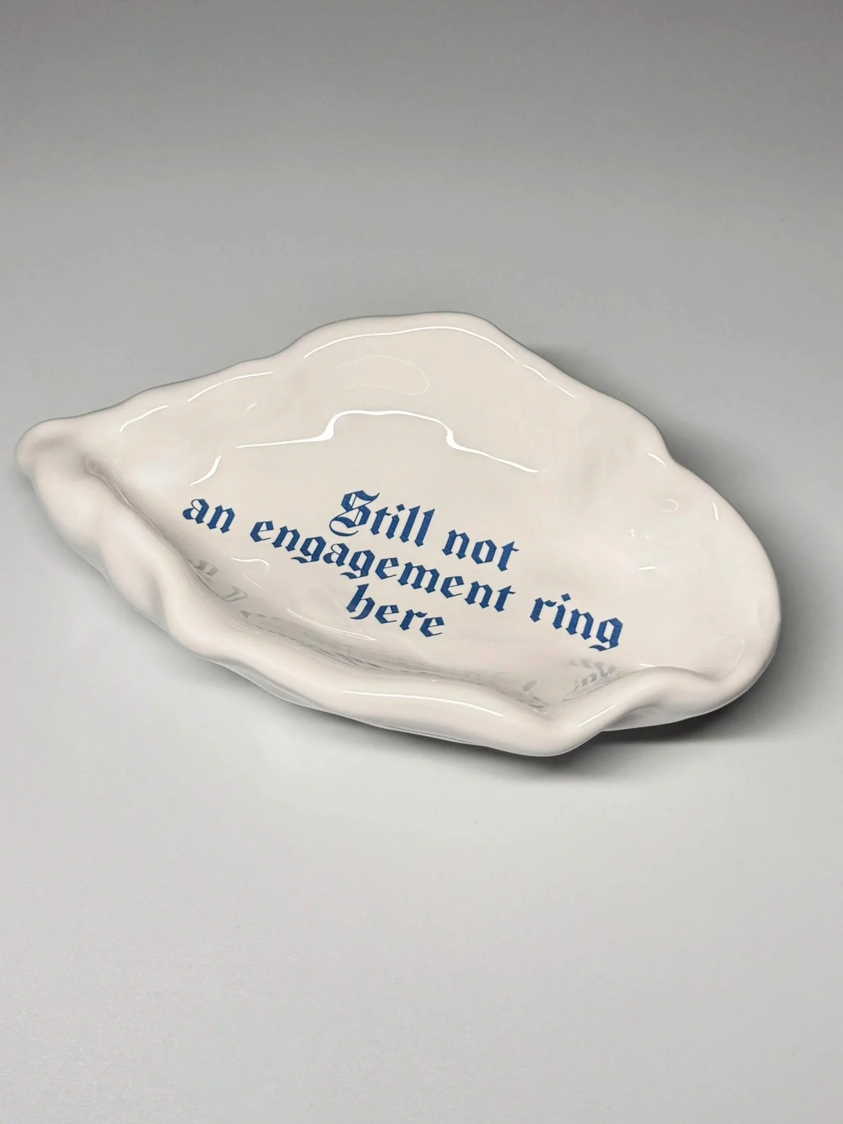 Issues Oyster Jewelry Holder - "Still not an engagement ring here"