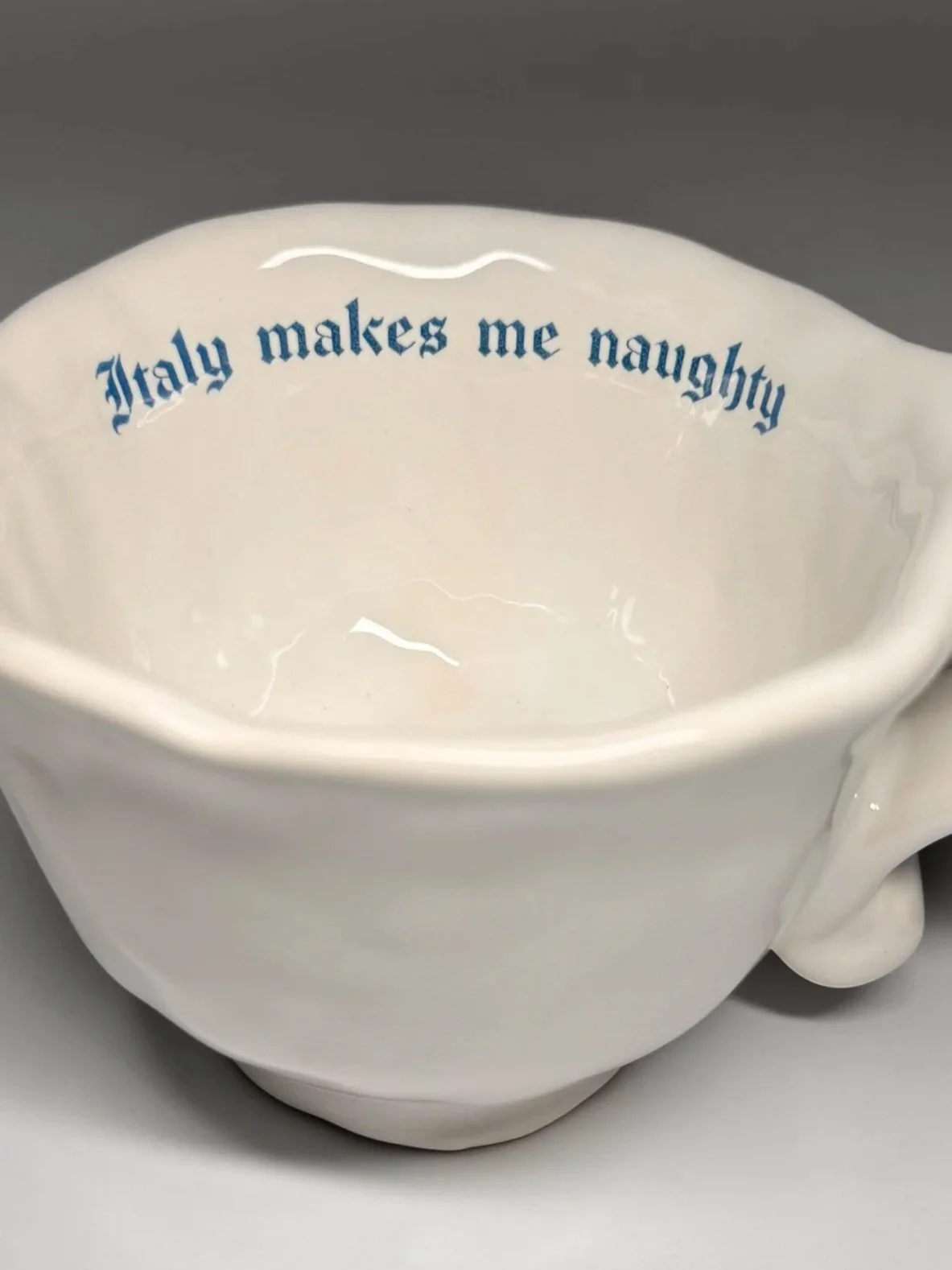 Issues Cappuccino Cup - "Italy makes me naughty"