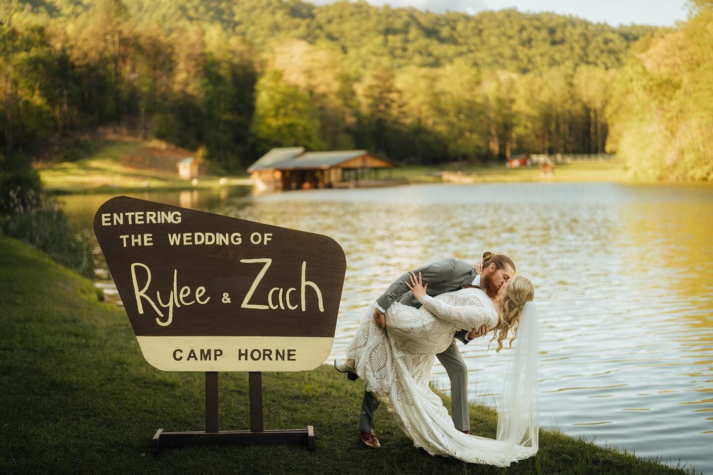 Some fave sneaks from Rylee and Zach&rsquo;s beautiful wedding! ❤️ How cool is that National Park style wedding sign?!

#ncwedding #ncweddingphotographer #ashevilleweddingphotographer #flweddingphotographer #sarasotaweddingphotographer #tampaweddingp