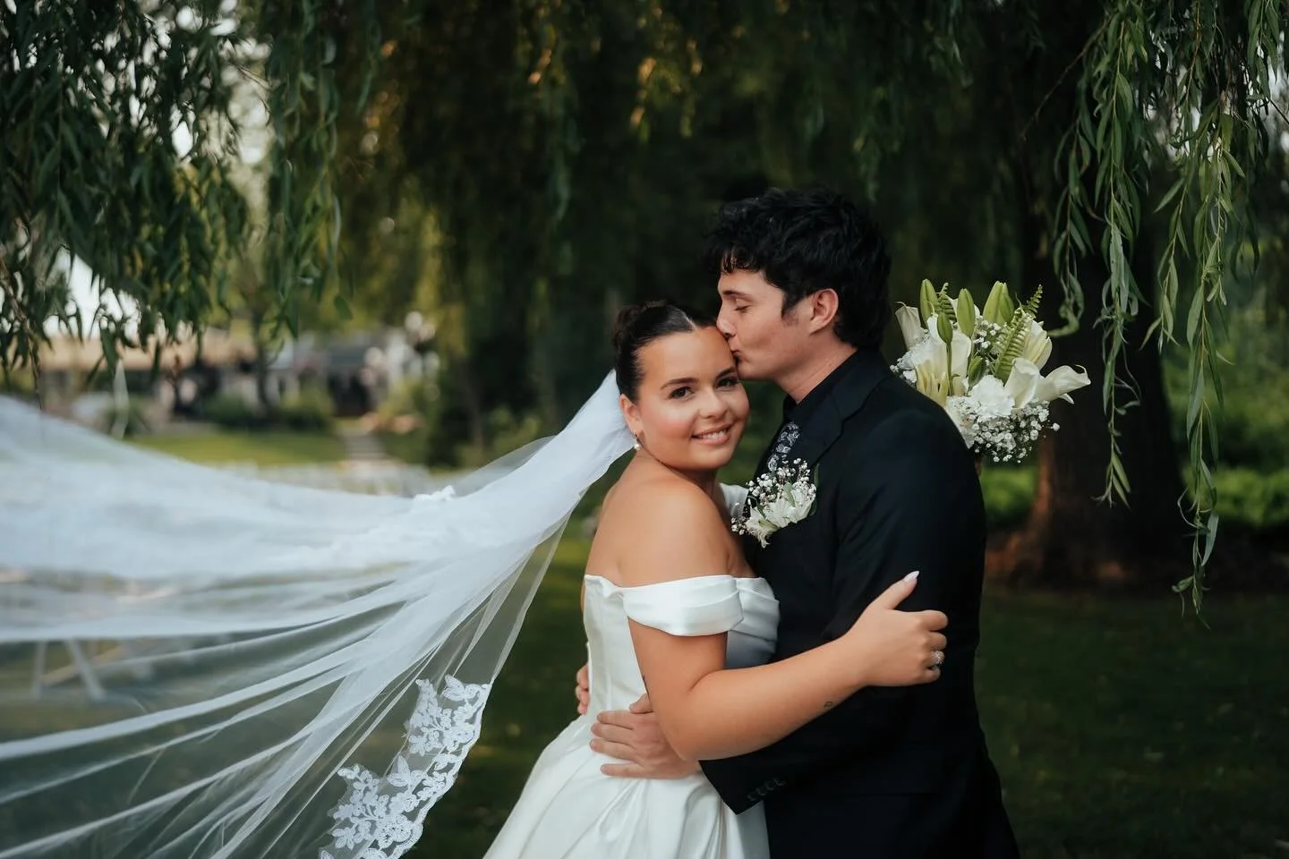 A few more from Greer and Kaden&rsquo;s sneaks 😍 @amatteroftastemi 

#miweddingphotographer #traversecityweddingphotographer  #ncweddingphotographer #weddingphotography #greenweddingshoes #realweddings #flweddingphotographer keywords: Northern Michi