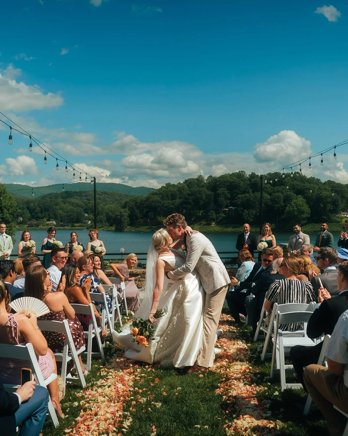 Dream summer wedding @lakejunaluska 😍 Congratulations Allie and William! 🎉

#ncwedding #ashevilleweddingphotographer #scwedding #ncweddingphotographer #mountainwedding #weddingphotography #miweddingphotographer #flweddingphotographer #traversecityw