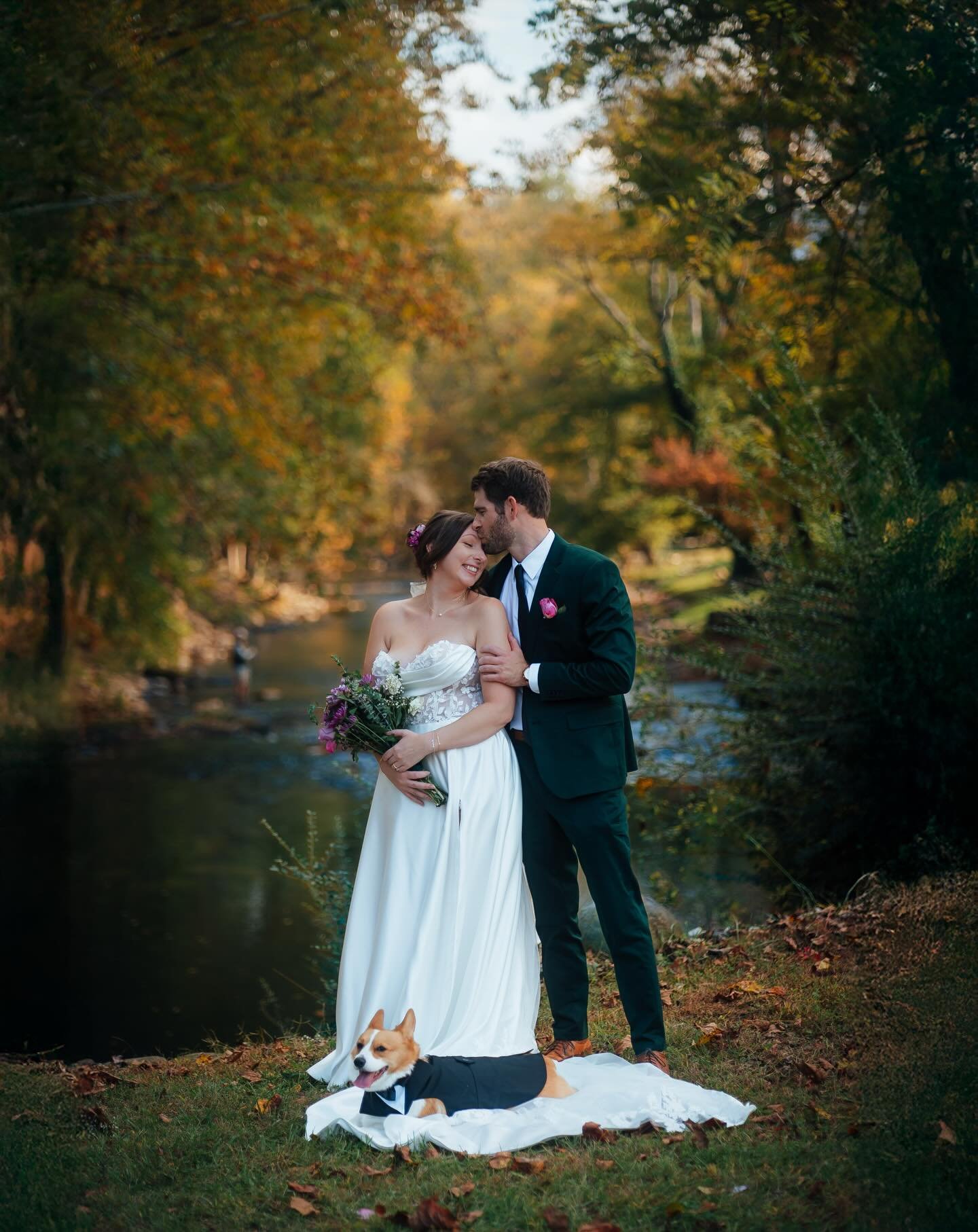 Corie, Spencer and the handsomest little Corgi ❤️🐶 Just some fall wedding inspiration for all you Autumn brides out there planning away! 🍂🍁

#ncwedding #ashevilleweddingphotographer #ncweddingphotographer #miweddingphotographer #flweddingphotograp
