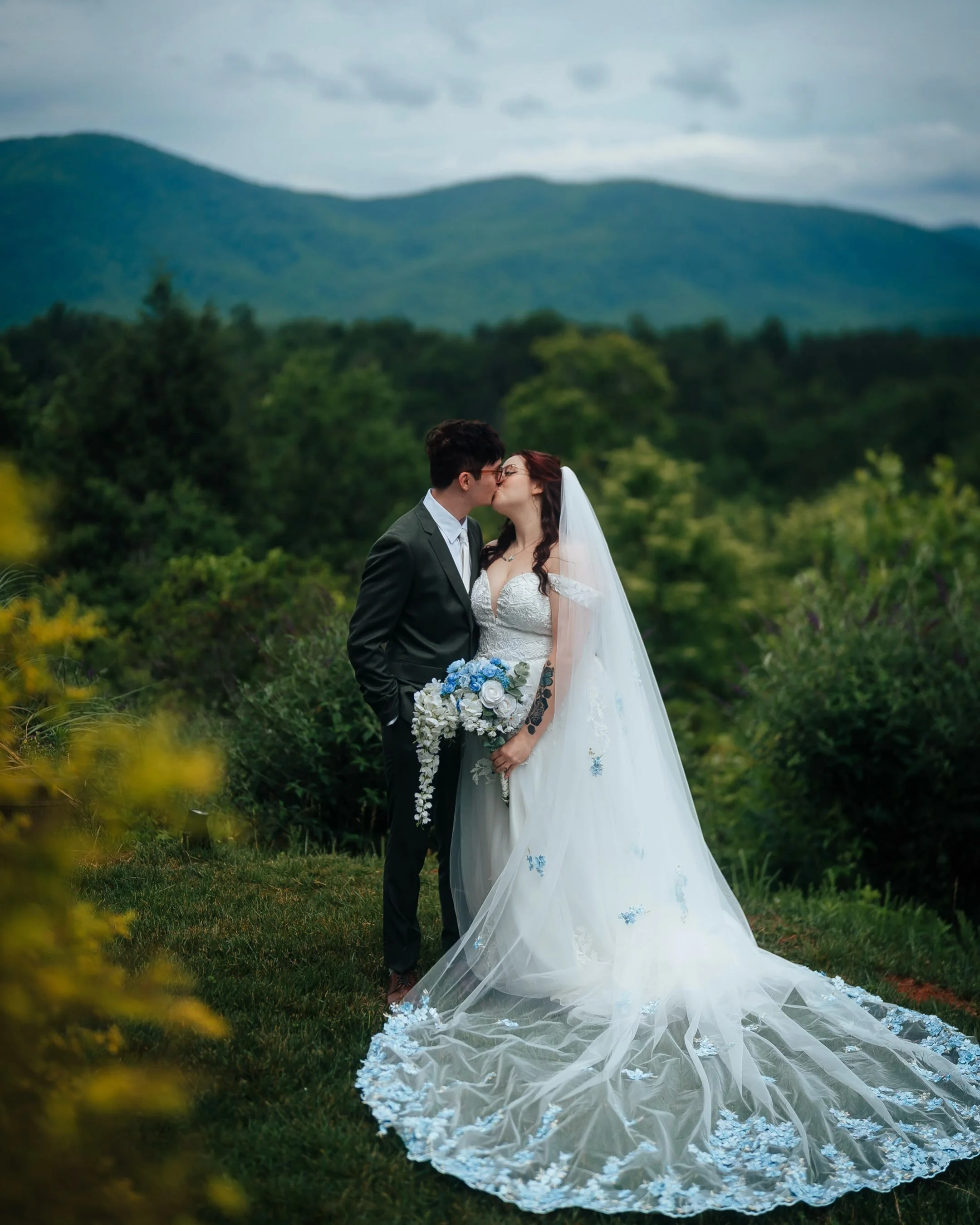 Arwen &amp; Reece at @somethingbluemountain ❤️⛰️ 

South Carolina mountain wedding | South Carolina wedding photographer 

#ncweddingphotographer #mountainwedding #scwedding