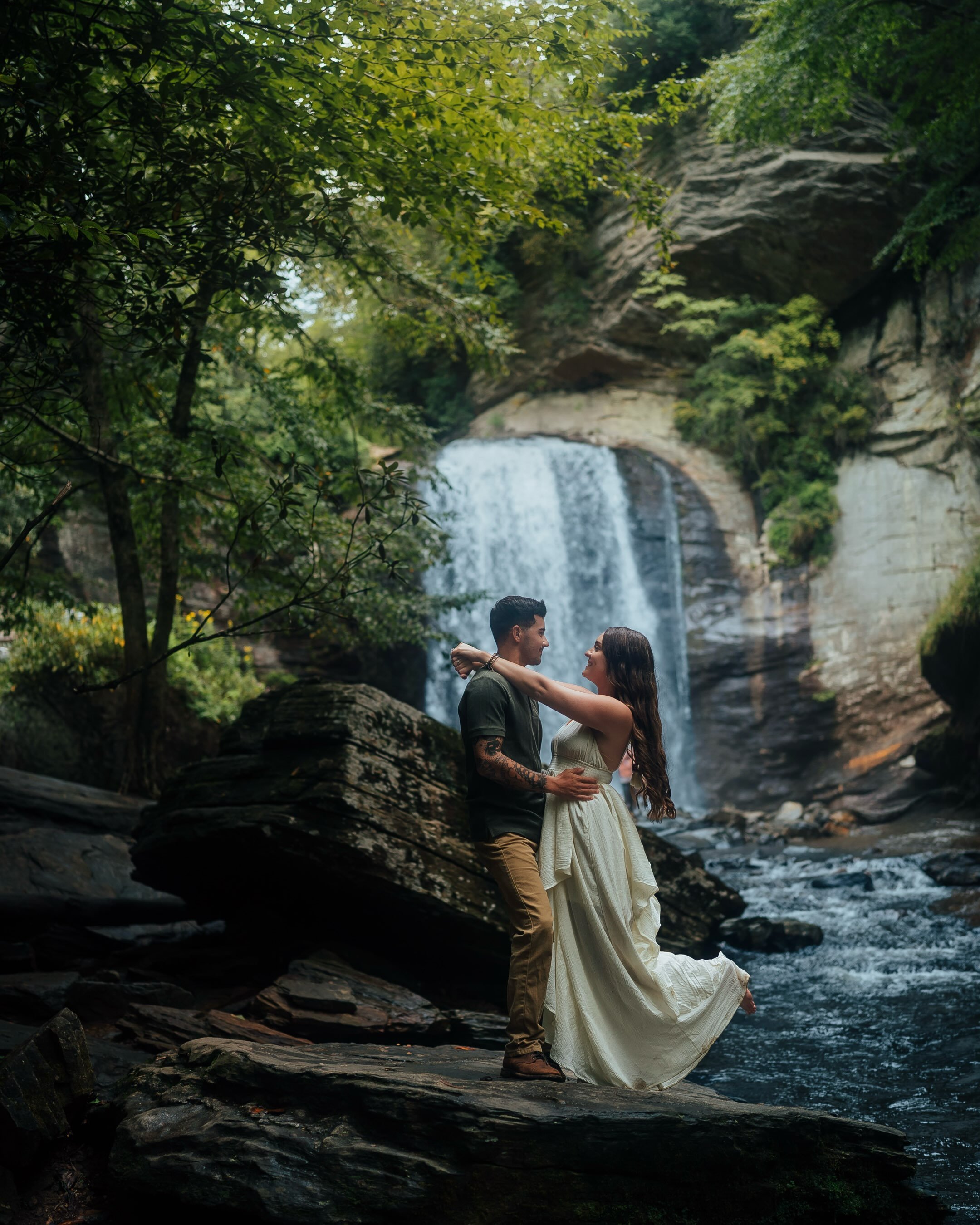 River and Peter&rsquo;s engagement session in Brevard ⛰️💚

 Outdoor engagement photos | woodsy engagement photography | NC engagement photographer | waterfall engagement session 

#ncweddingphotographer #ashevilleweddingphotographer #ncengagementpho