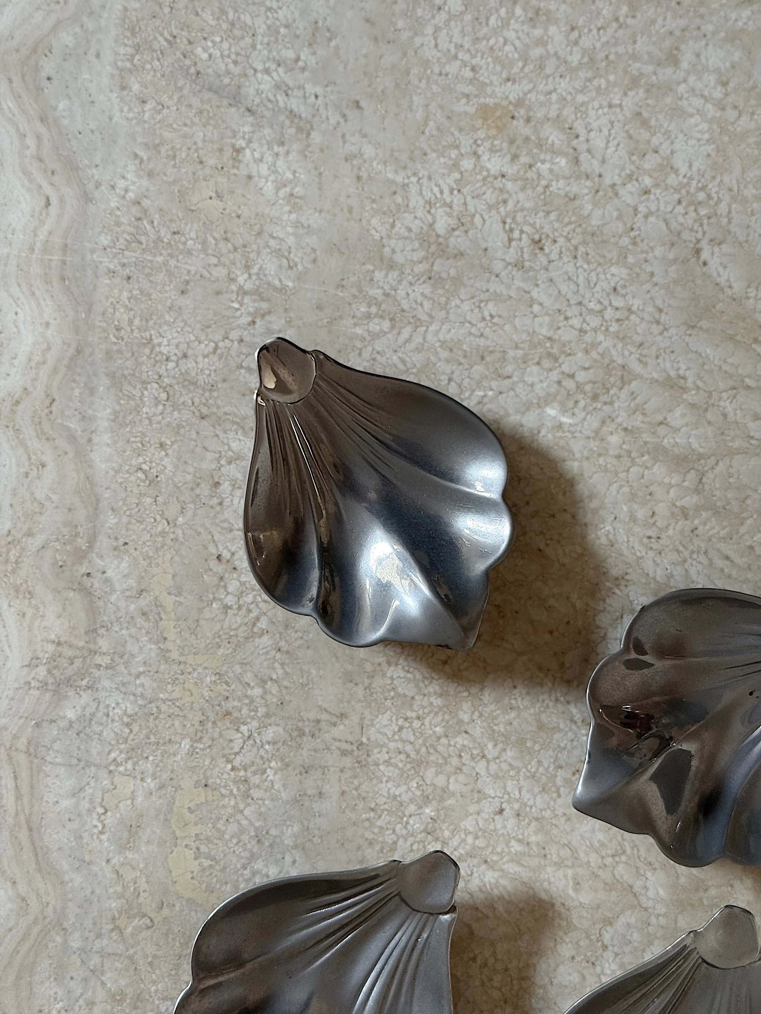 Chrome trinket leaf dish