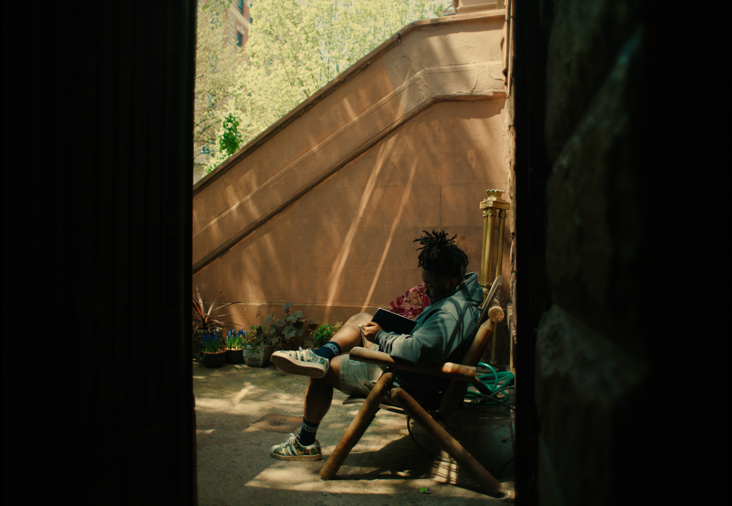 STOOP V1.00_00_16_08.Still002.PNG