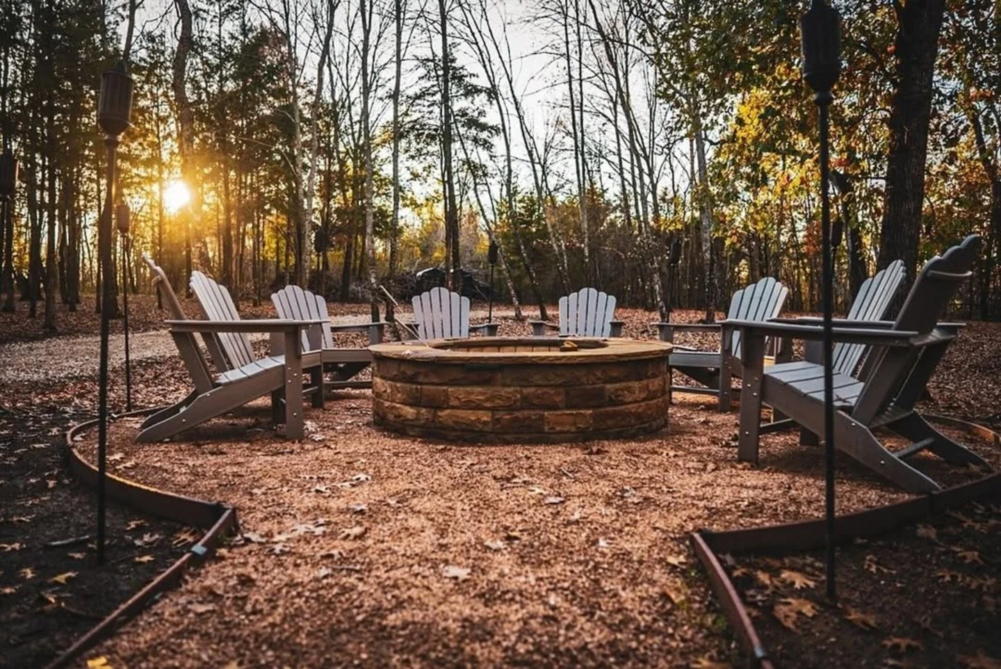 You and 5-7 of your friends can have Skyfall Reserve and all of our facilities to yourself. Now imagine a late night around this fire pit and the stories that will be told. 

#firepit #fire #skyfallreserve #texas #waterfowl #hunting