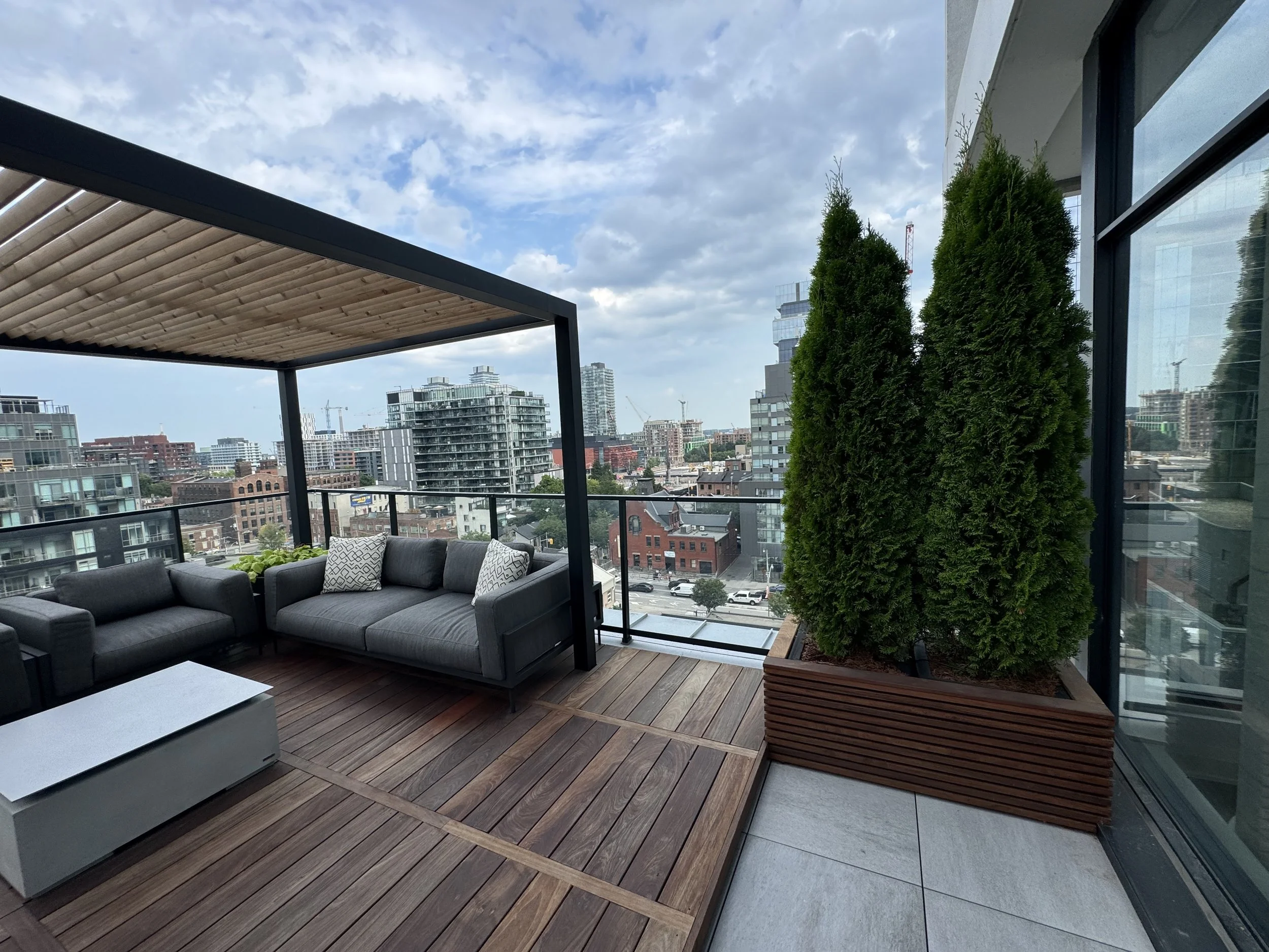 BOX_DESIGN_richmond_street2_custom_luxury_pergola_terrace_design_planter_boxes_porcelain_tile_luxury_build_15.jpg