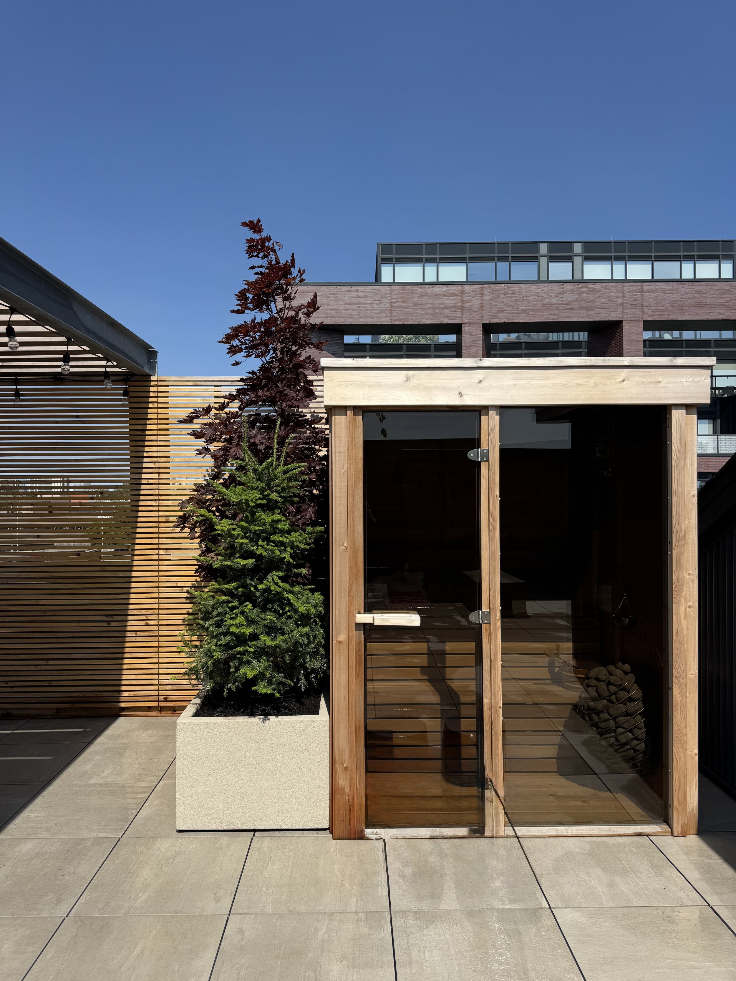 BOX_DESIGN_dundas1_luxury_rooftop_sauna_custom_terrace_design_07.jpg