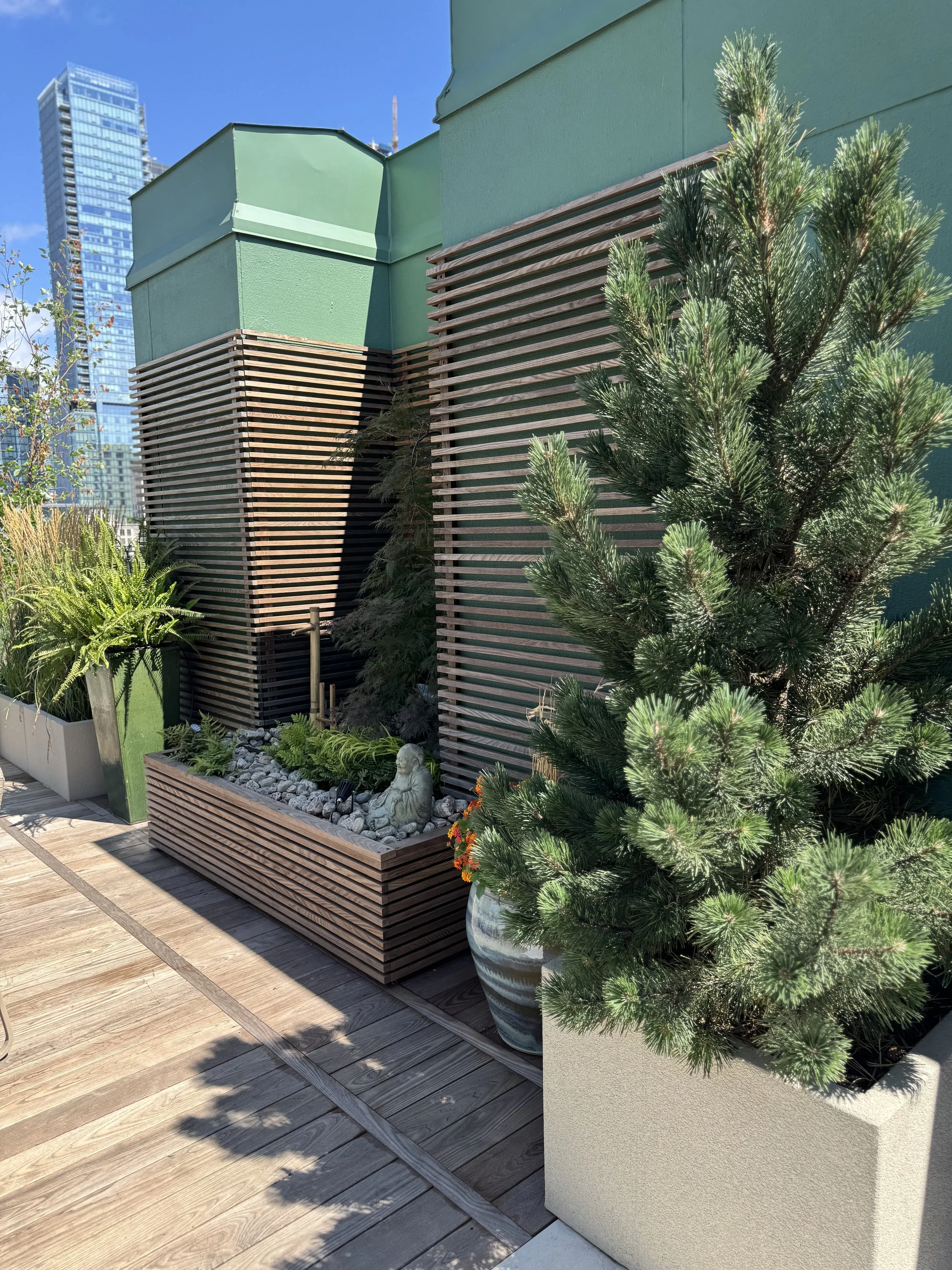 BOX_DESIGN_yorkville3_terrace_outdoor_custom_design_build_plant_er_boxes_luxury_garden_12.jpg