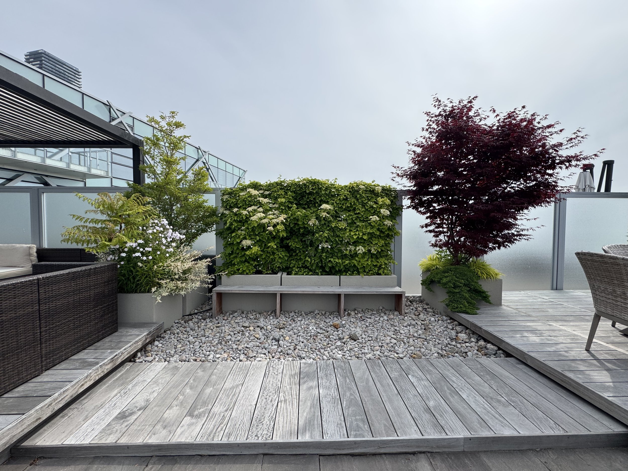 BOX_DESIGN_queens_quay2_custom_rooftop_design_terrace_toronto_planter_boxes_garden_rocks_11.jpg