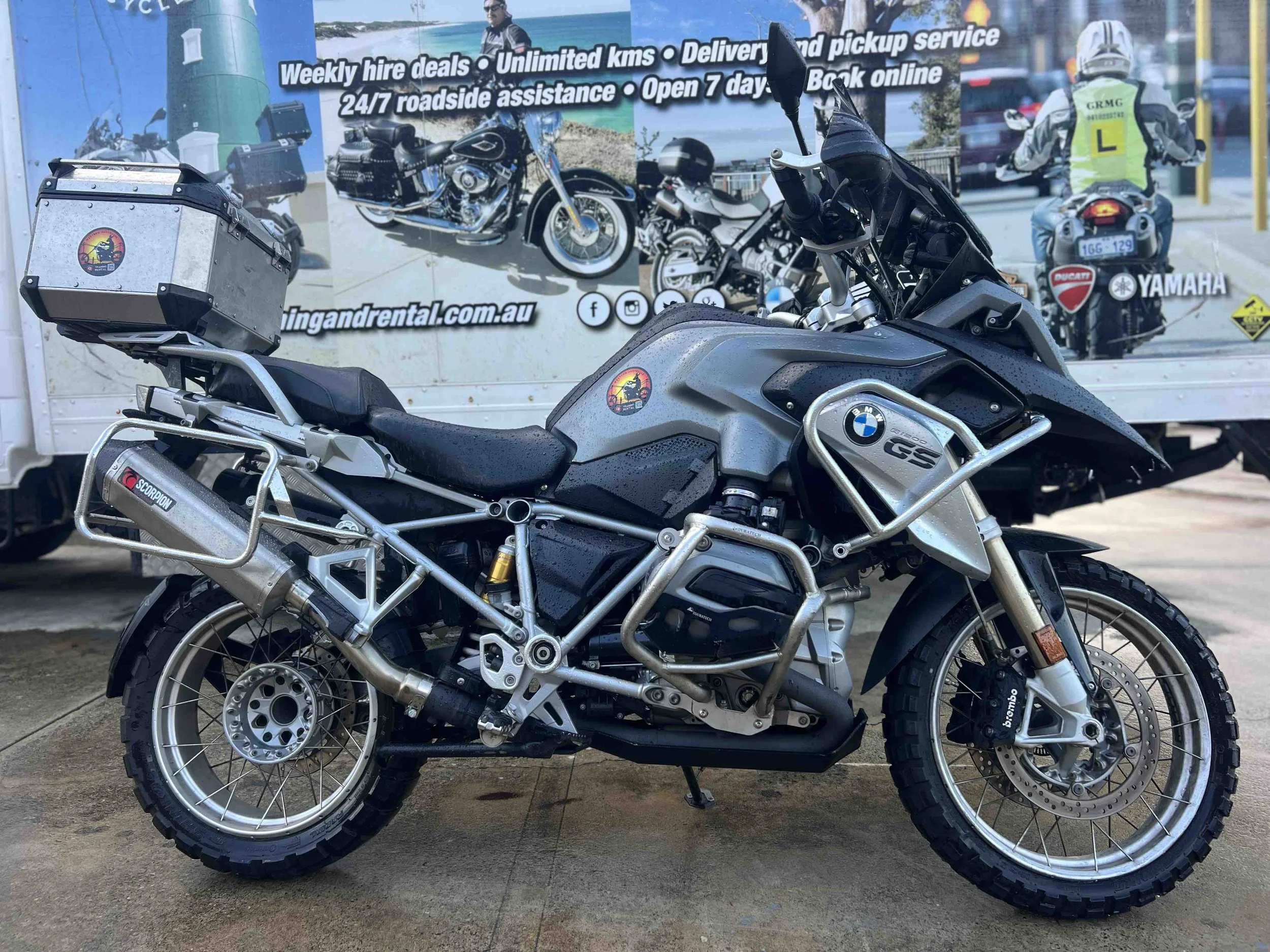 BMW GS 1200 painted black.jpg