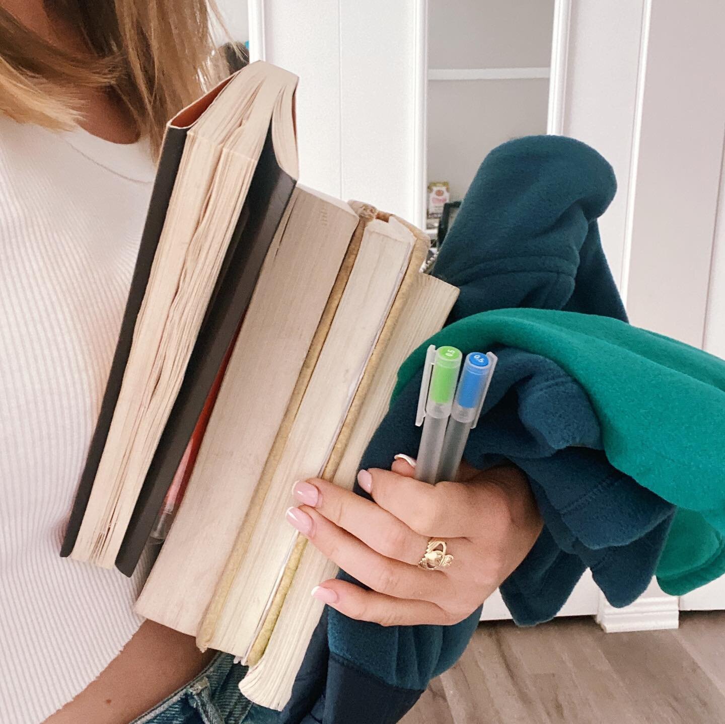 something about safety in numbers&hellip; Monday moooood board👩🏼&zwj;🍳📚&hearts;️