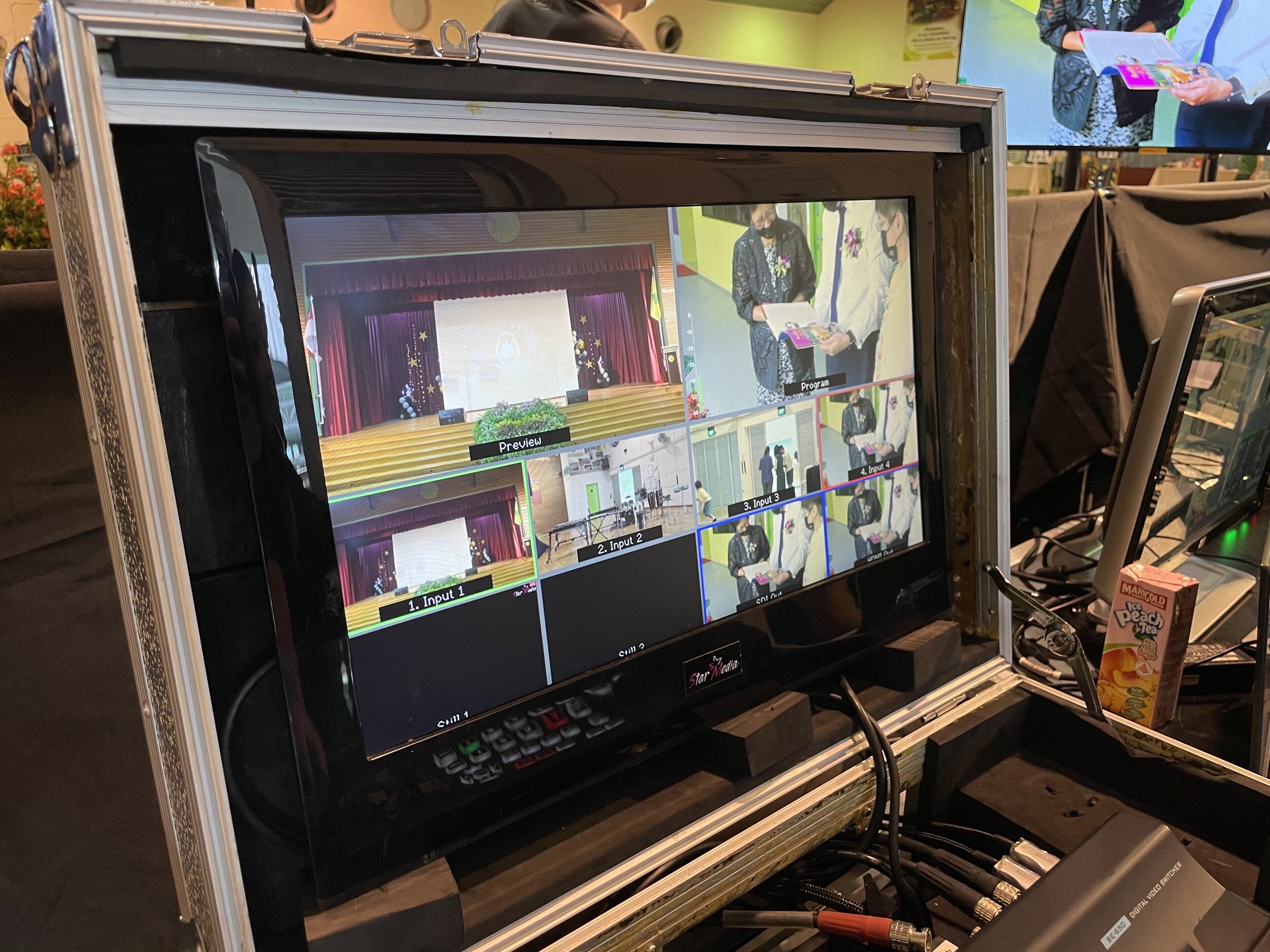 Coordinating between the different live feeds