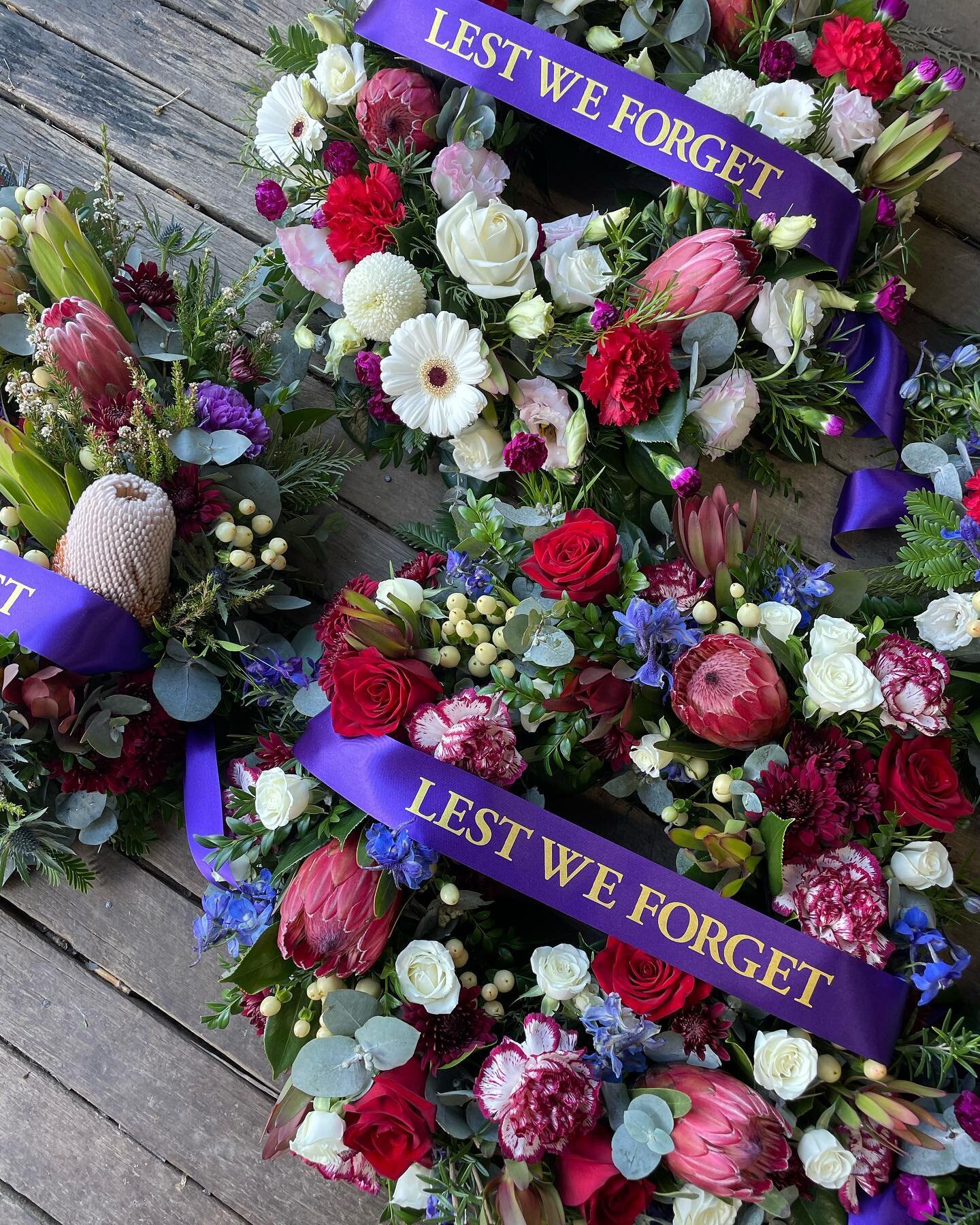 ANZAC wreaths complete for another year 🌿 grateful to have the honour of creating these. 

Closed tomorrow - Lest We Forget 
&bull;
&bull;
&bull;
#anzacwreath #anzacday #wreaths #lestweforget #coffsharbourflorist #coffsharbour #floristry