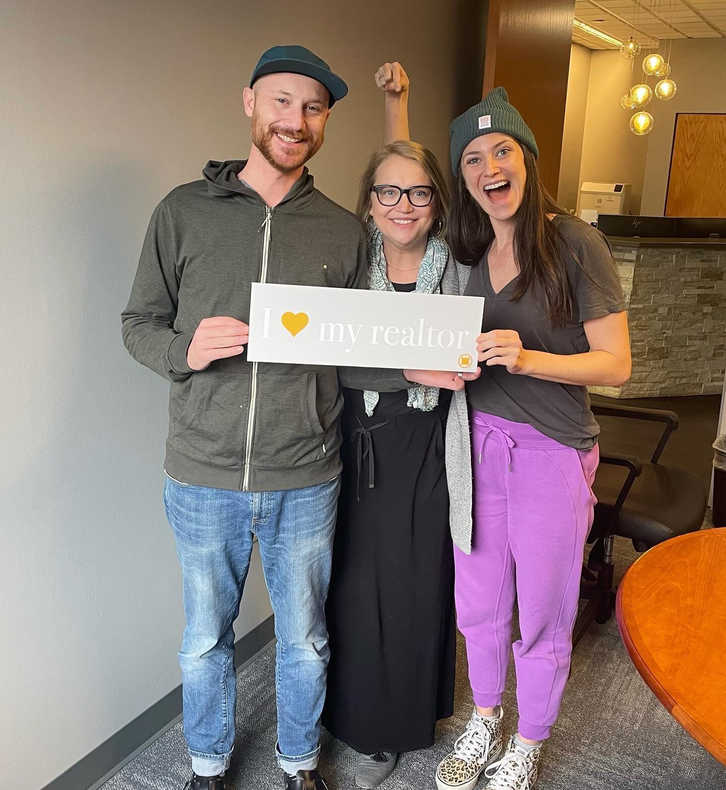✨CLOSING DAY!✨ A huge congratulations to our clients that closed on their new home! Such an exciting day - we are so happy for you! Thank you for letting us help you on this journey! Reach out to Amy@aspengrovere.com if you&rsquo;re looking to buy an
