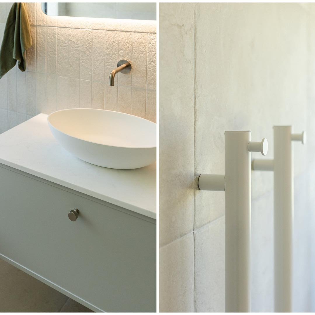 This once tired bathroom is now a calm, modern space for the homeowners to enjoy.

Designed with both style and function in mind, the renovation features floor to ceiling tiles, a sleek floating vanity, and carefully selected finishes that bring the 