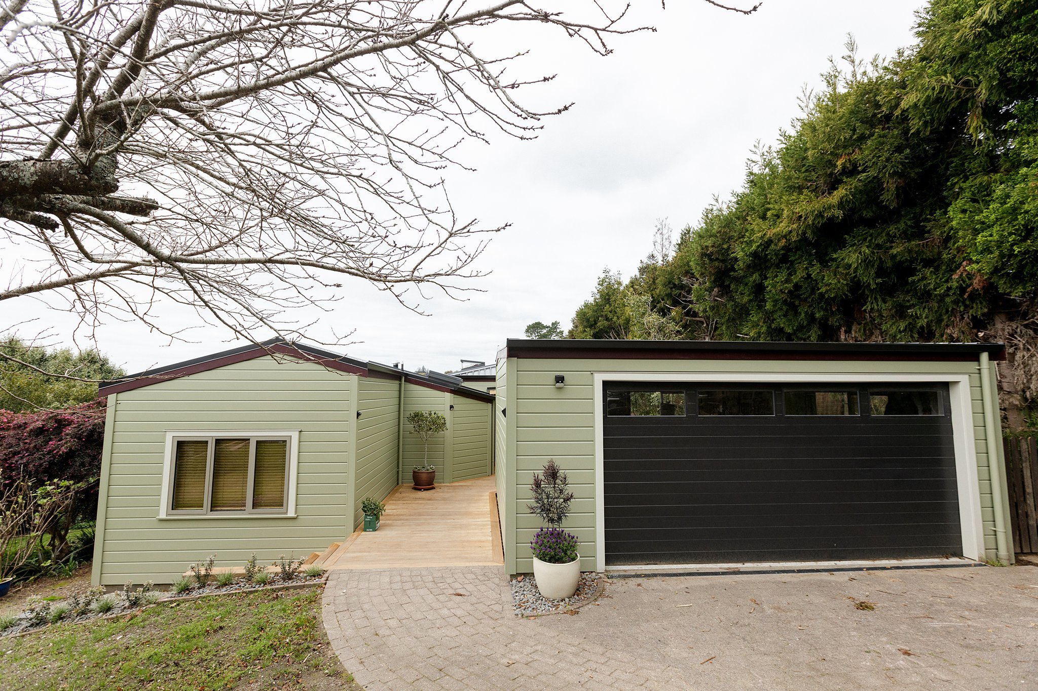 Exterior recladding transformation in Te Puna_0019.jpg