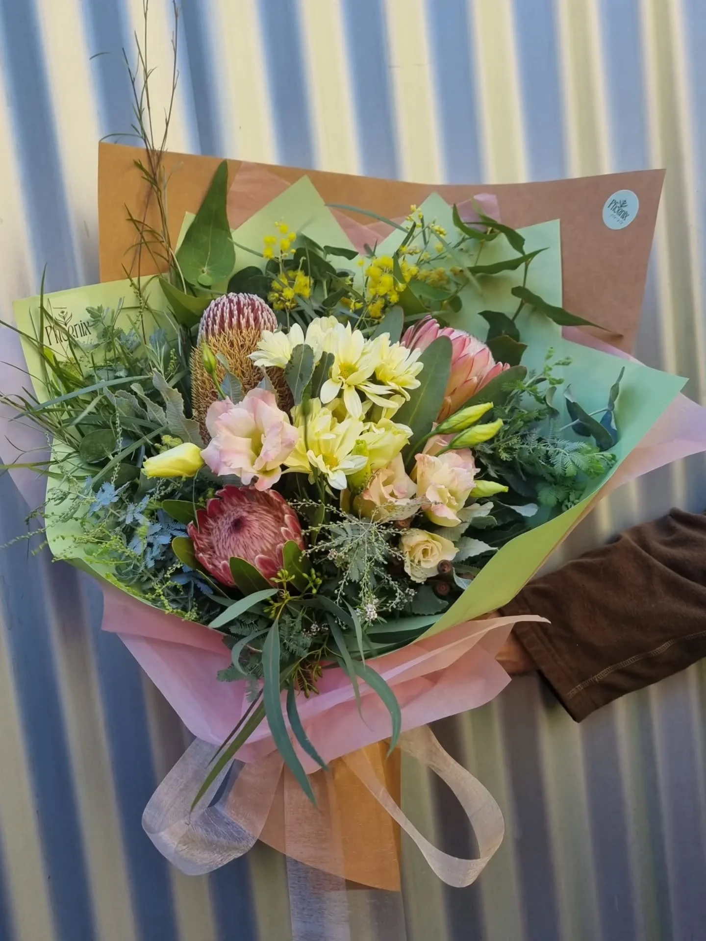 Still obsessed with these buttery yellows, pinks and fluffy textures from my mother's day bouquets. All grown right here in WA and wrapped without single use plastics 🫶

#waflorist #nativebouquet #wildflowervibes #perthflowerdelivery #perthflorist