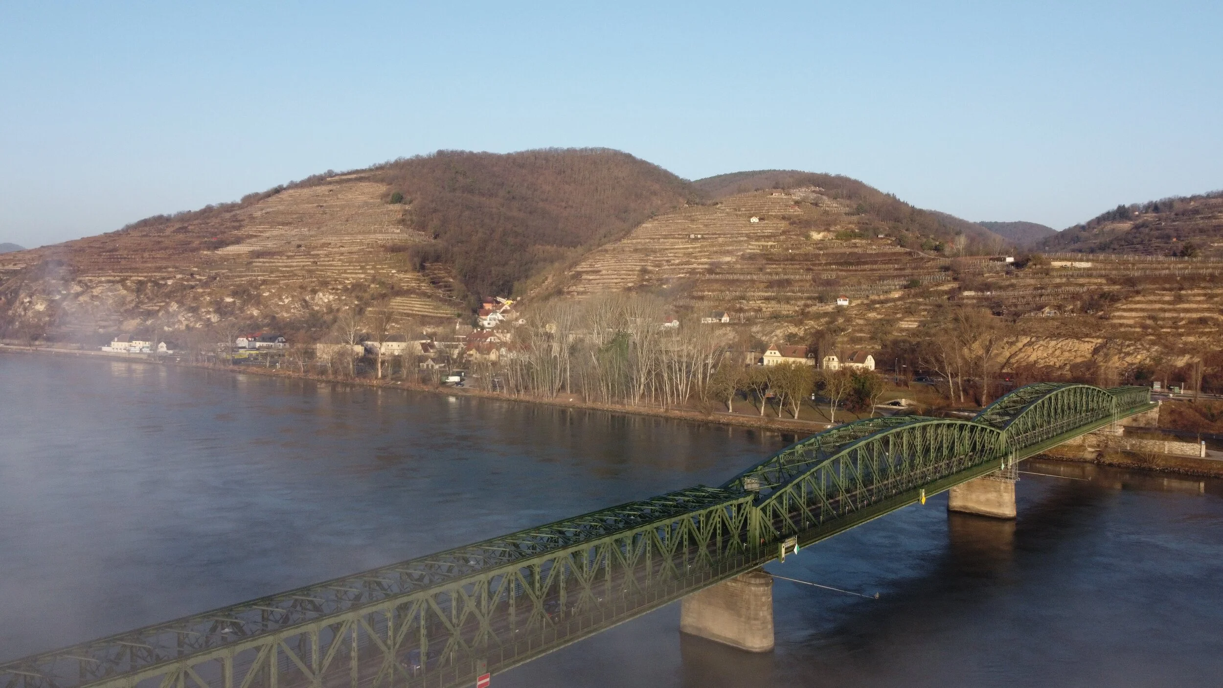 Wachau, Wachau, du Träumerin am blauen Donaustrand. 