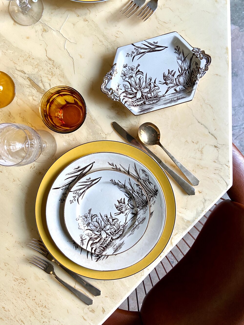 6 assiettes plates Tunstall en terre de fer anglaise marron