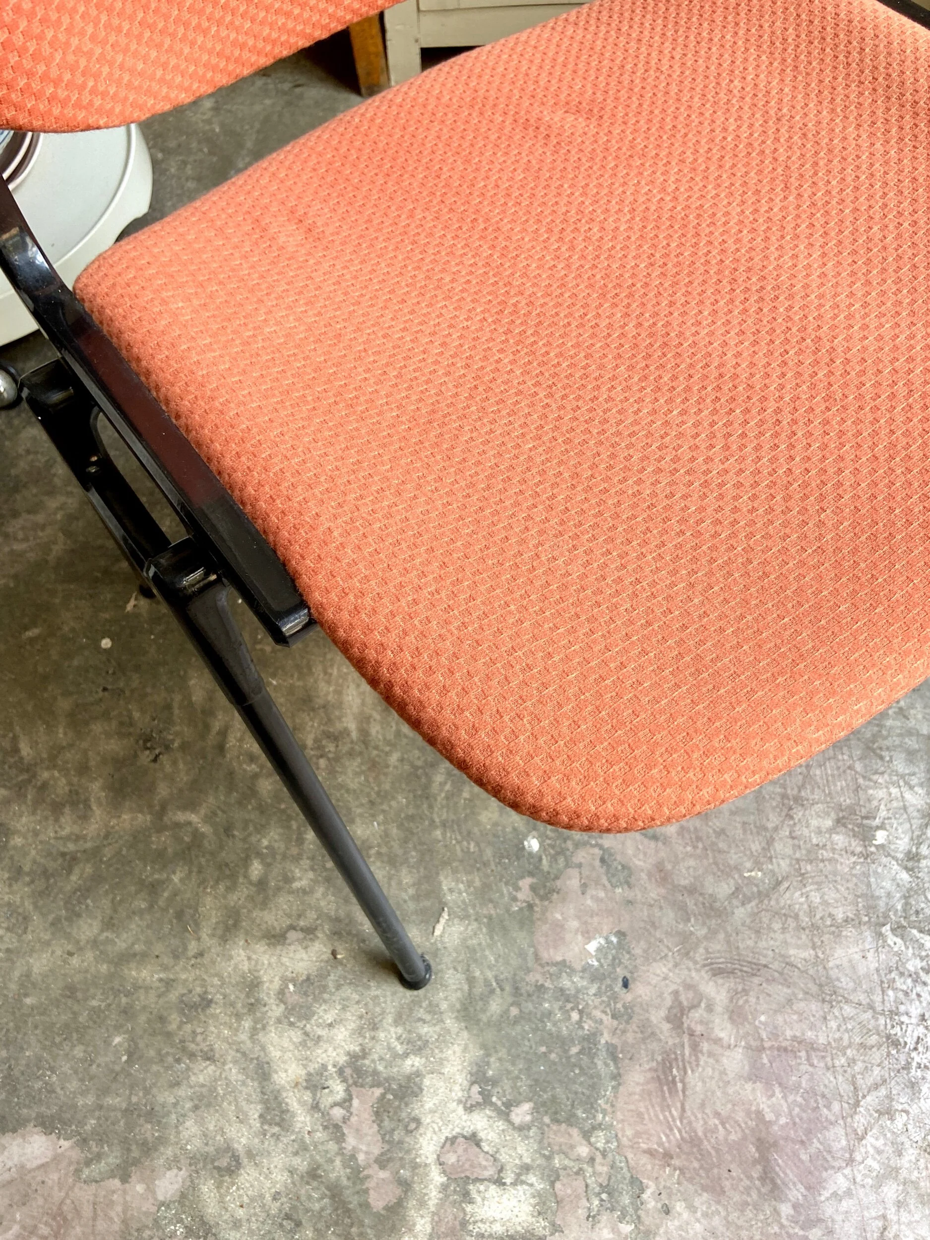 chaise-giancarlo-piretti-castelli-italie-coton-peche-metal-noir-assise-vintage-axs-design-paris-france