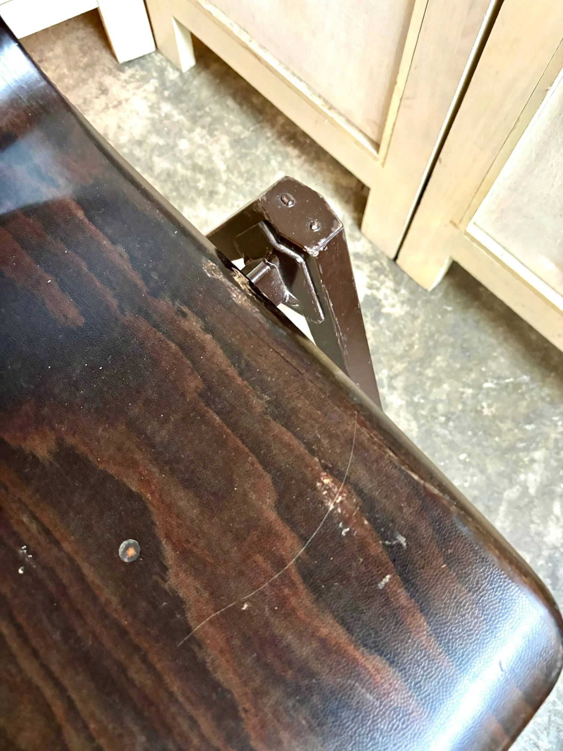 chaise-s22-pagholz-galvanitas-bois-metal-noir-assise-vintage-axs-design-paris-france