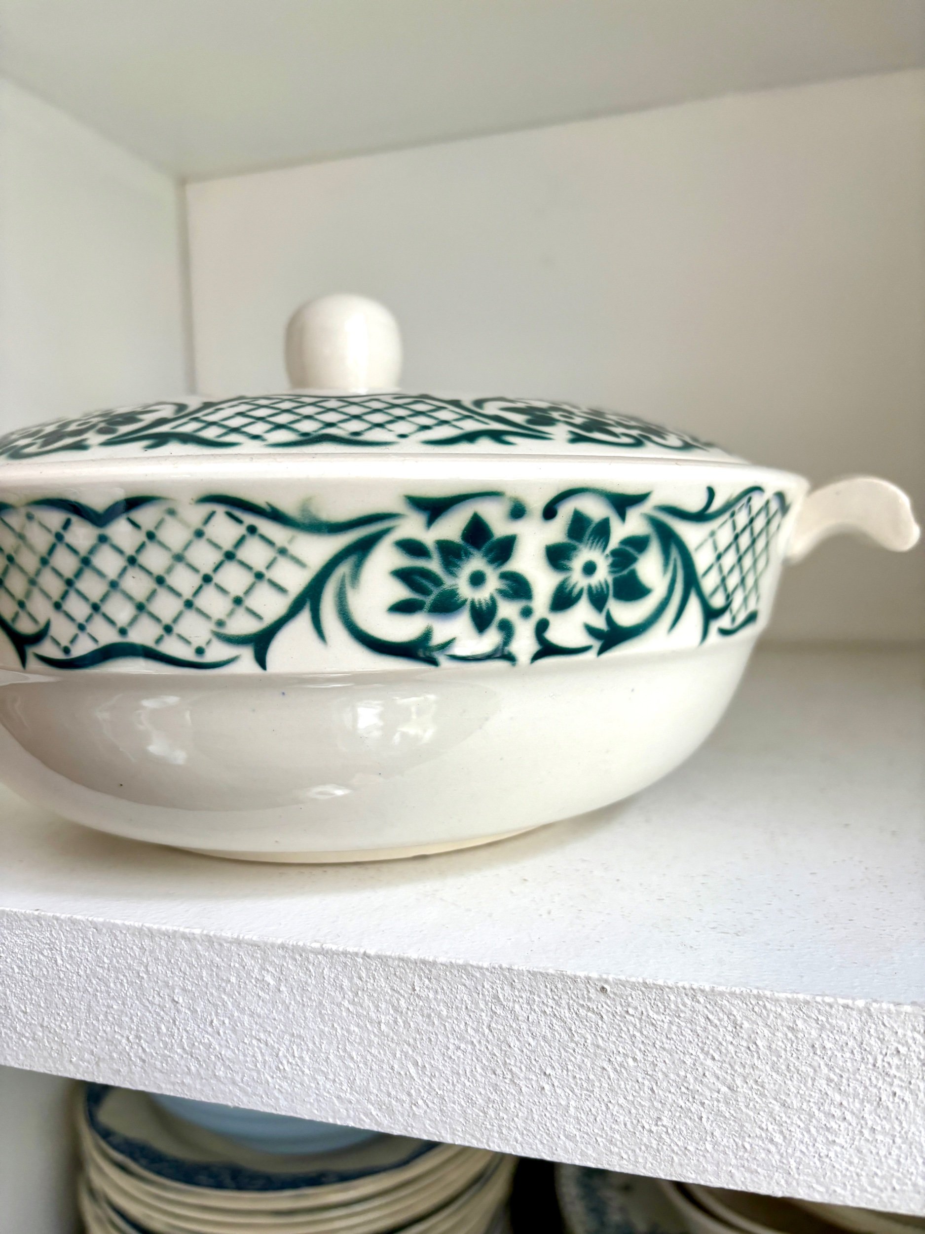 soupiere-digoin-sarreguemines-faience-blanc-vert-vaisselle-vintage-axs-design-paris-france
