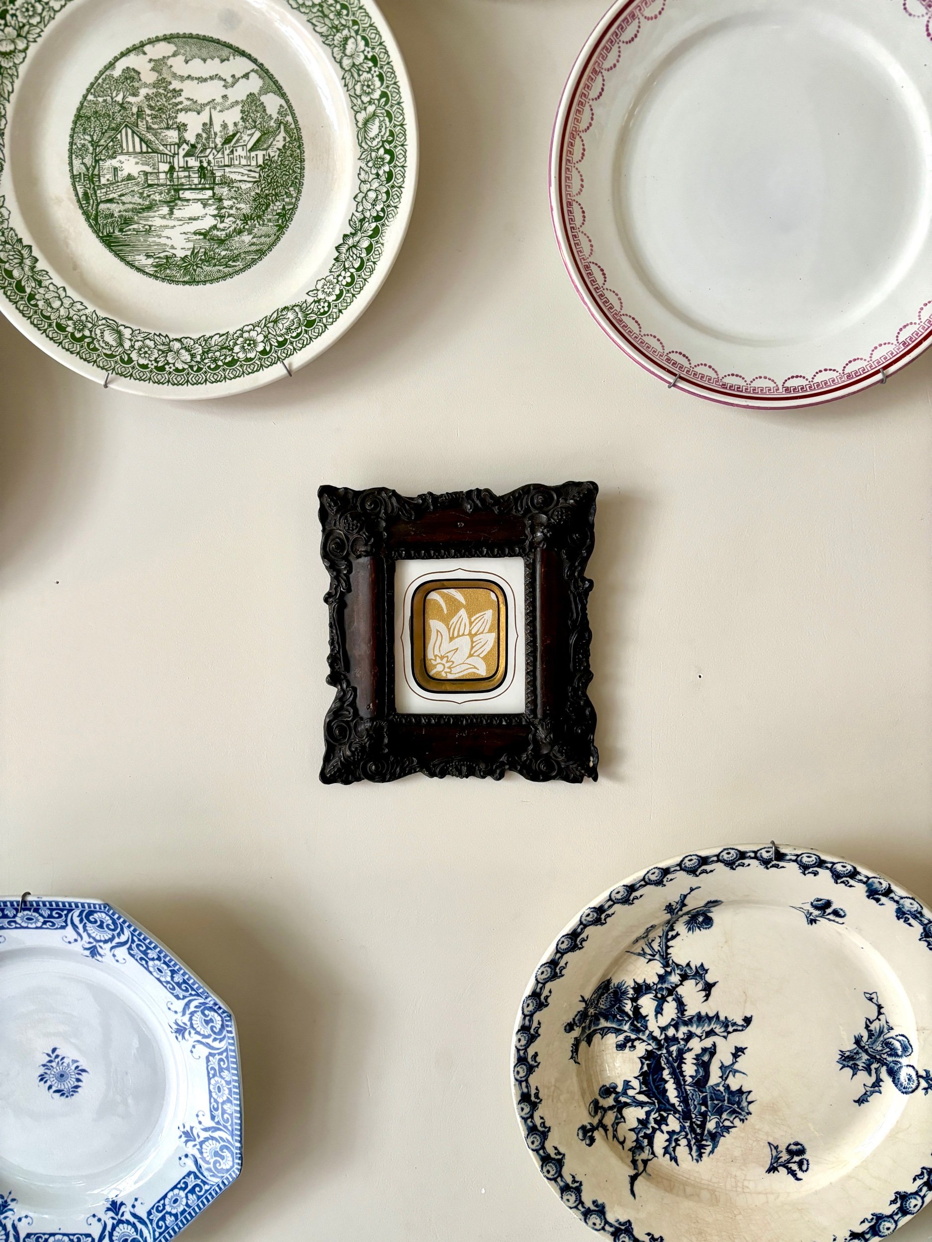cadre-bois-papier-antoinette-poisson-jaune-art-axs-design-paris-france