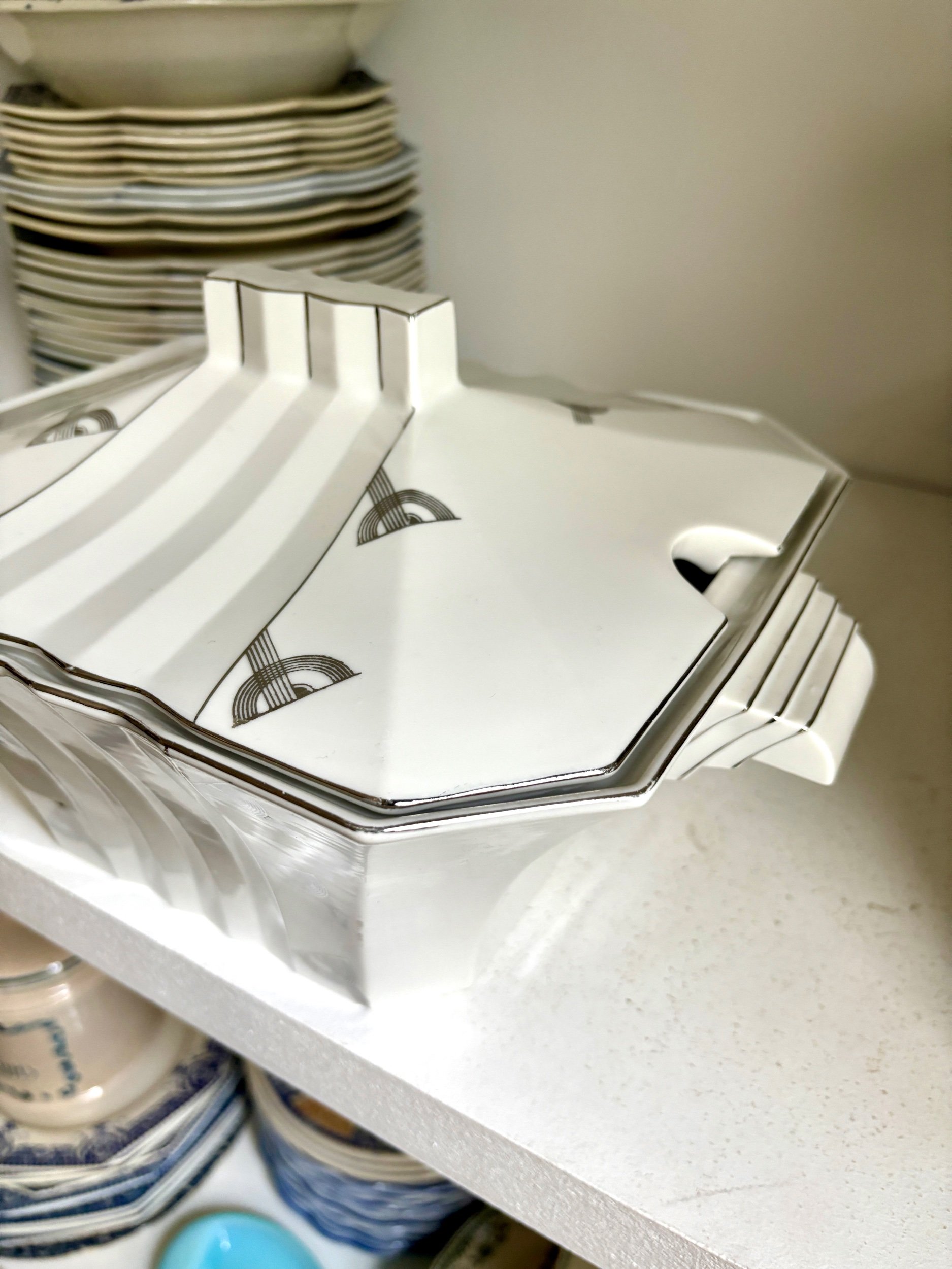 soupiere-porcelaine-blanc-argent-casablanca-vaisselle-vintage-axs-design-paris-france