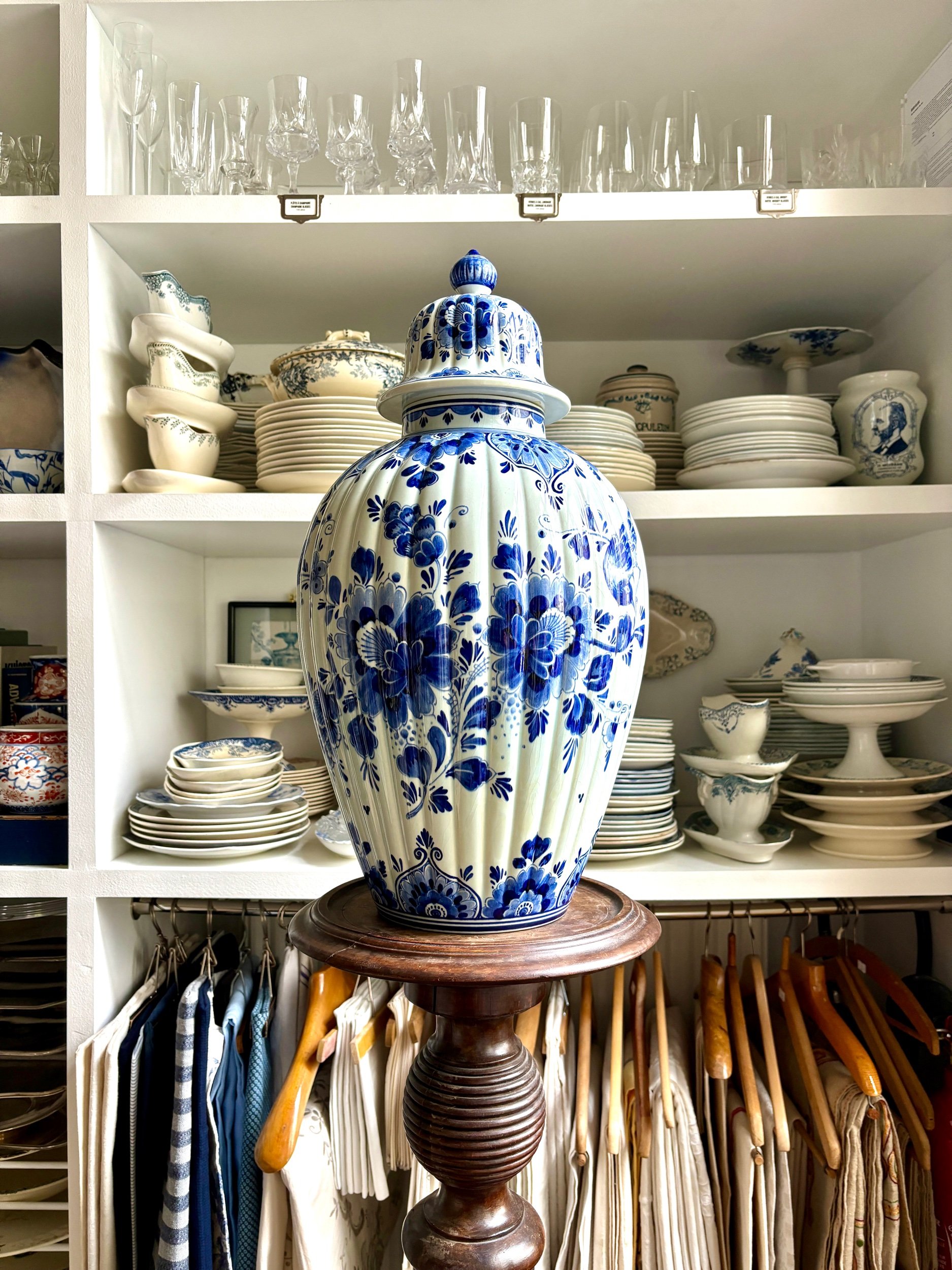 pot-gingembre-faience-bleue-celadon-delft-pays-bas-vintage-axs-design-paris-france